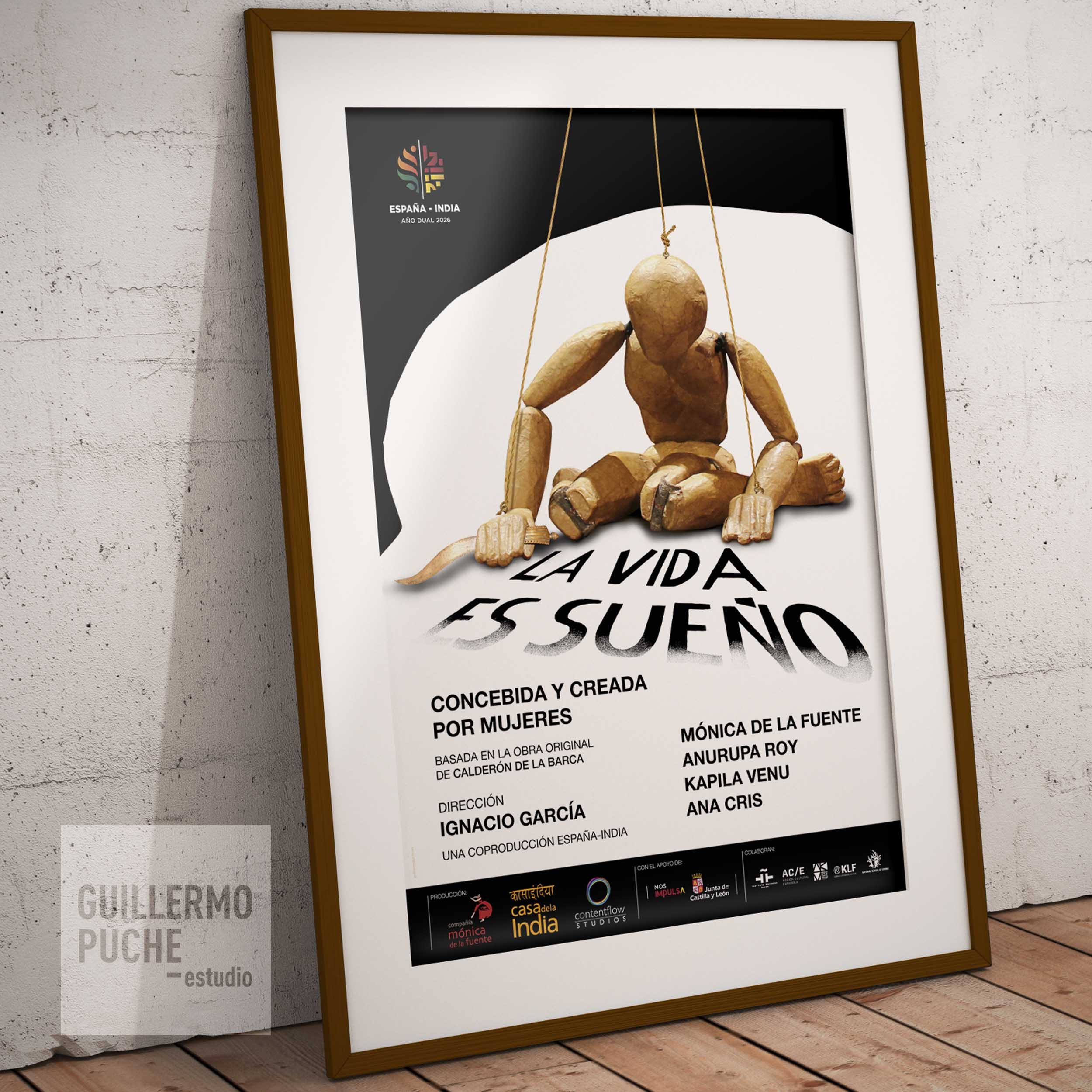 Guillermo Puche Diseño del cartel para Life is a Dream / La vida es sueño, producción teatral indoespañola dirigida por Ignacio García y estrenada en el Bharat Rang Mahotsav de Bombay dentro del Año Dual España-India 2026.