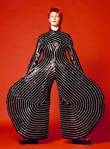 david-bowie-in-striped-bodysuit-for-aladdin-sane-tour-by-kansai-yamamoto-photo-by-masayoshi-sukita-197