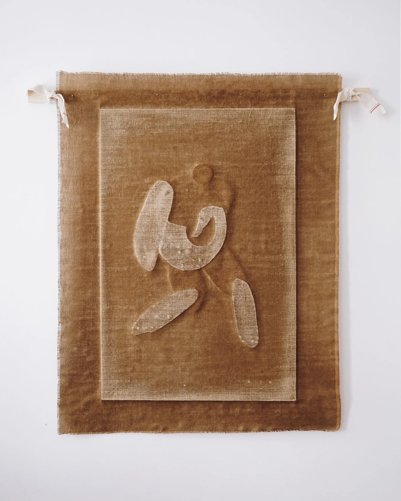 ONENESS, LINEN AND SHELLAC, 142x113 CM, 2025