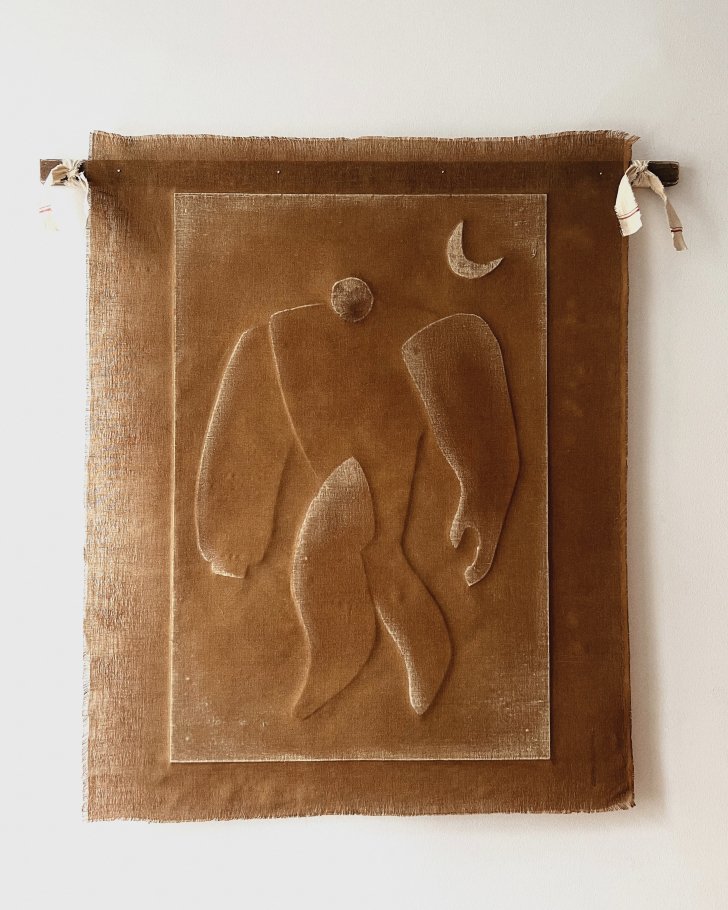 MENORCA HERITAGE IV GIANT, LINEN AND SHELLAC, 112x143 CM, 2025