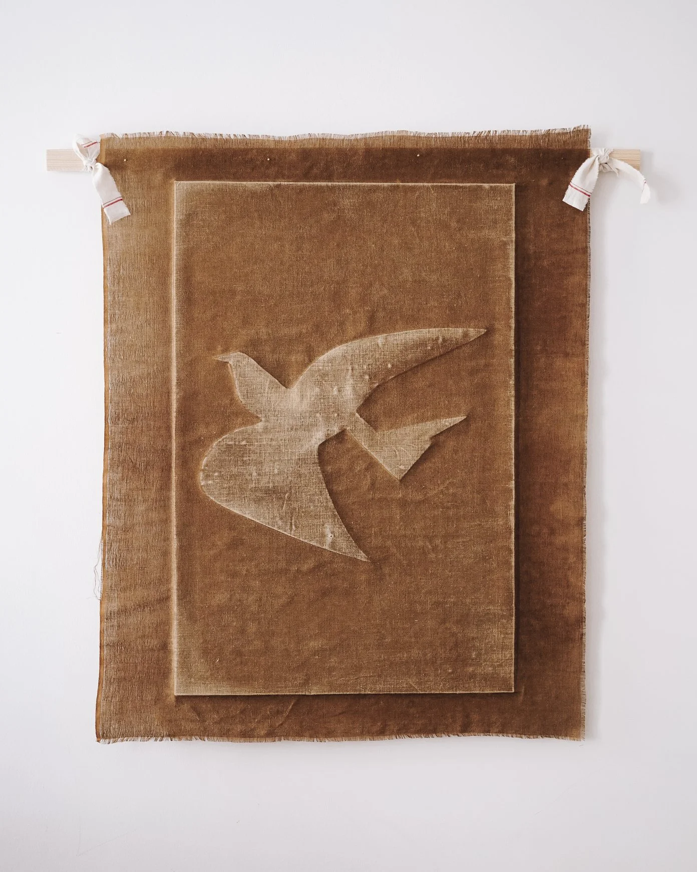 FREEDOM, LINEN AND SHELLAC, 139x110 CM, 2025