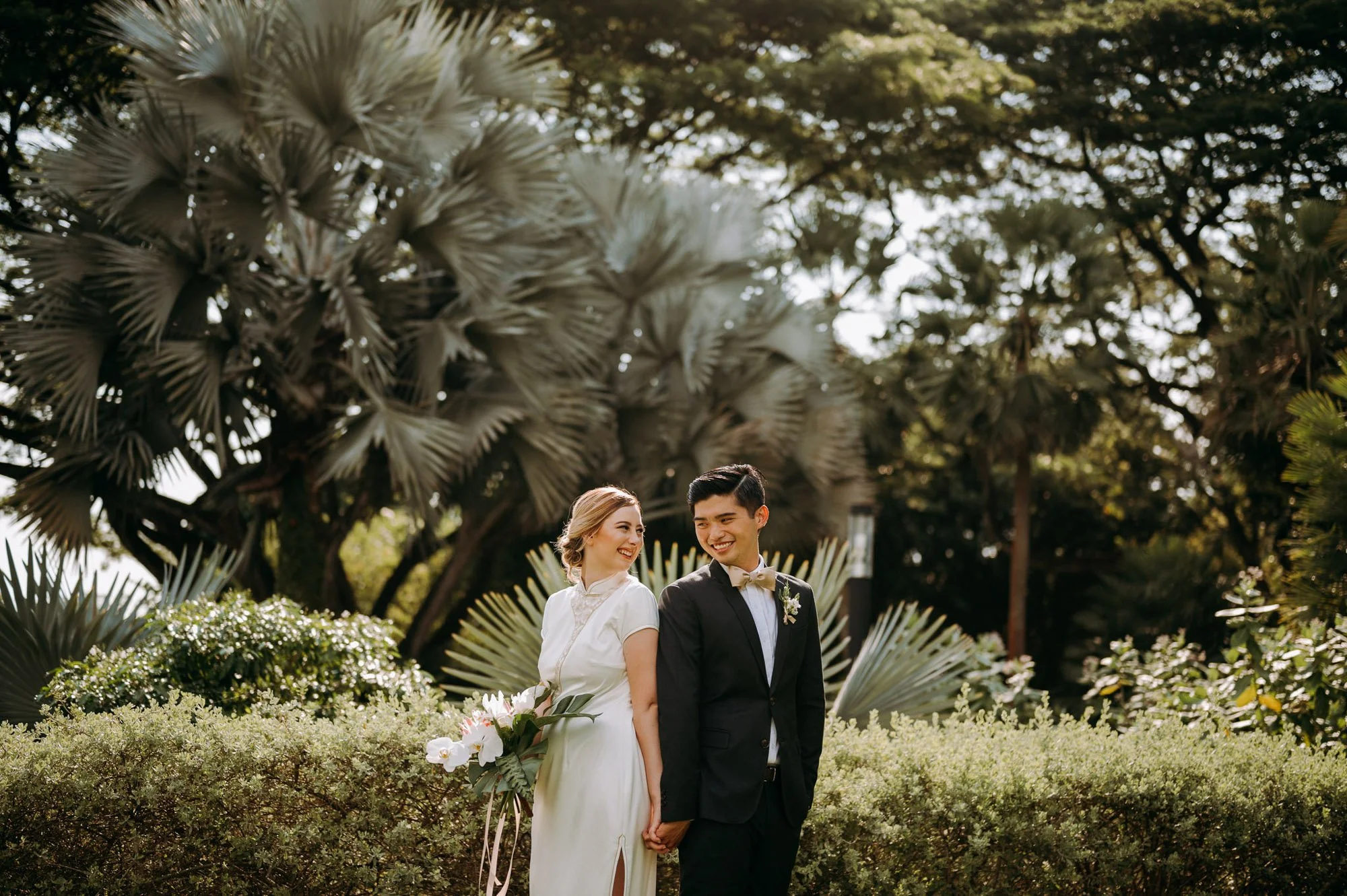 caleb-addison-white-green-tropical-minimalist-wedding-hortpark-035.jpg
