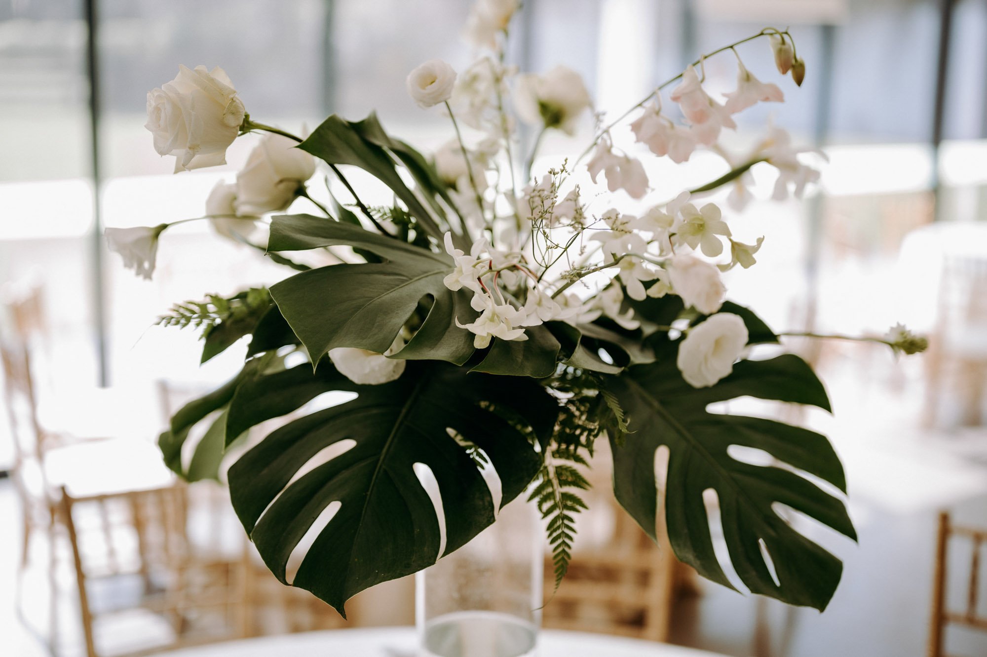 caleb-addison-white-green-tropical-minimalist-wedding-hortpark-011.jpg