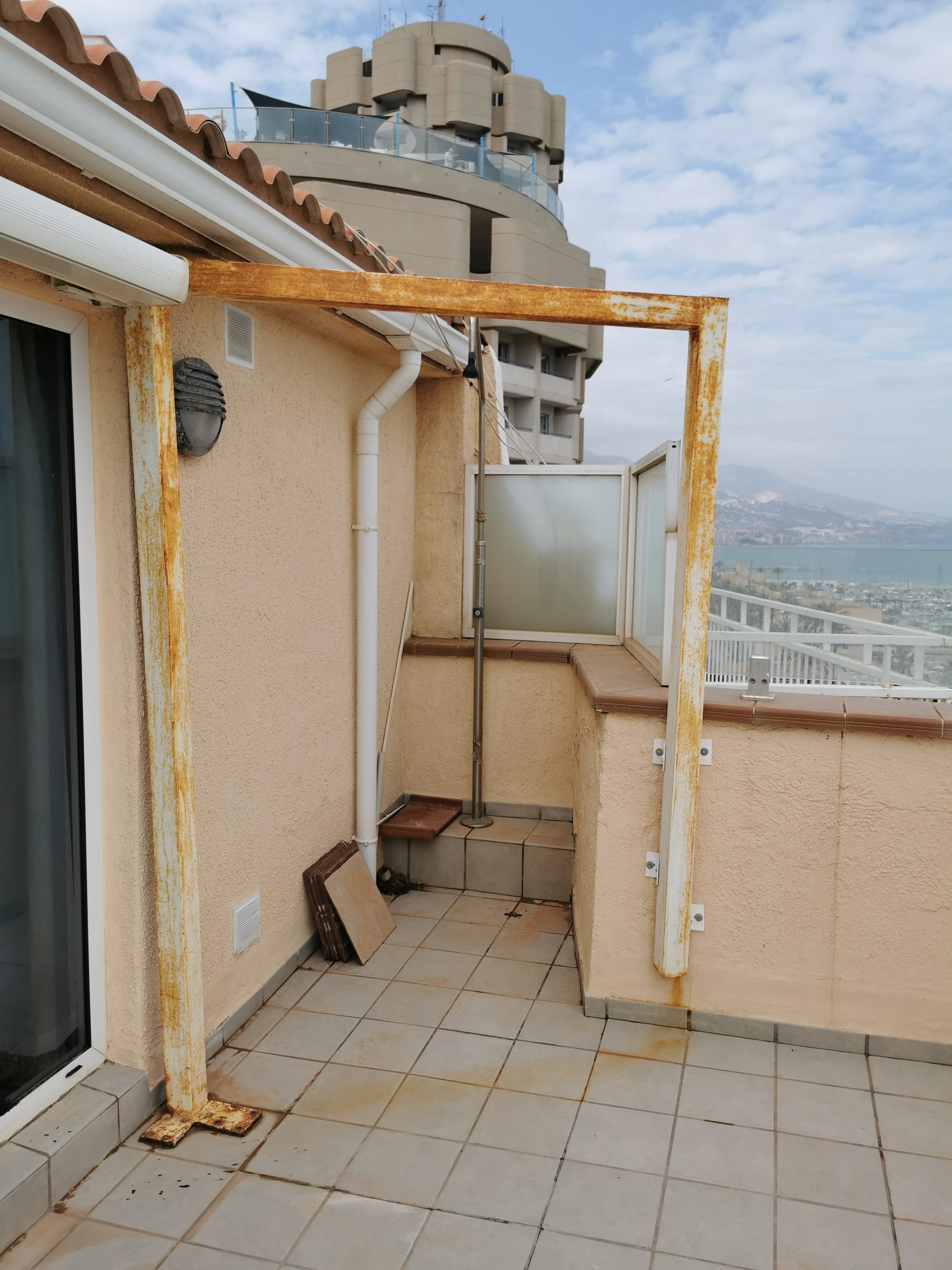 Kattoterassin ennen-kuvat Fuengirola