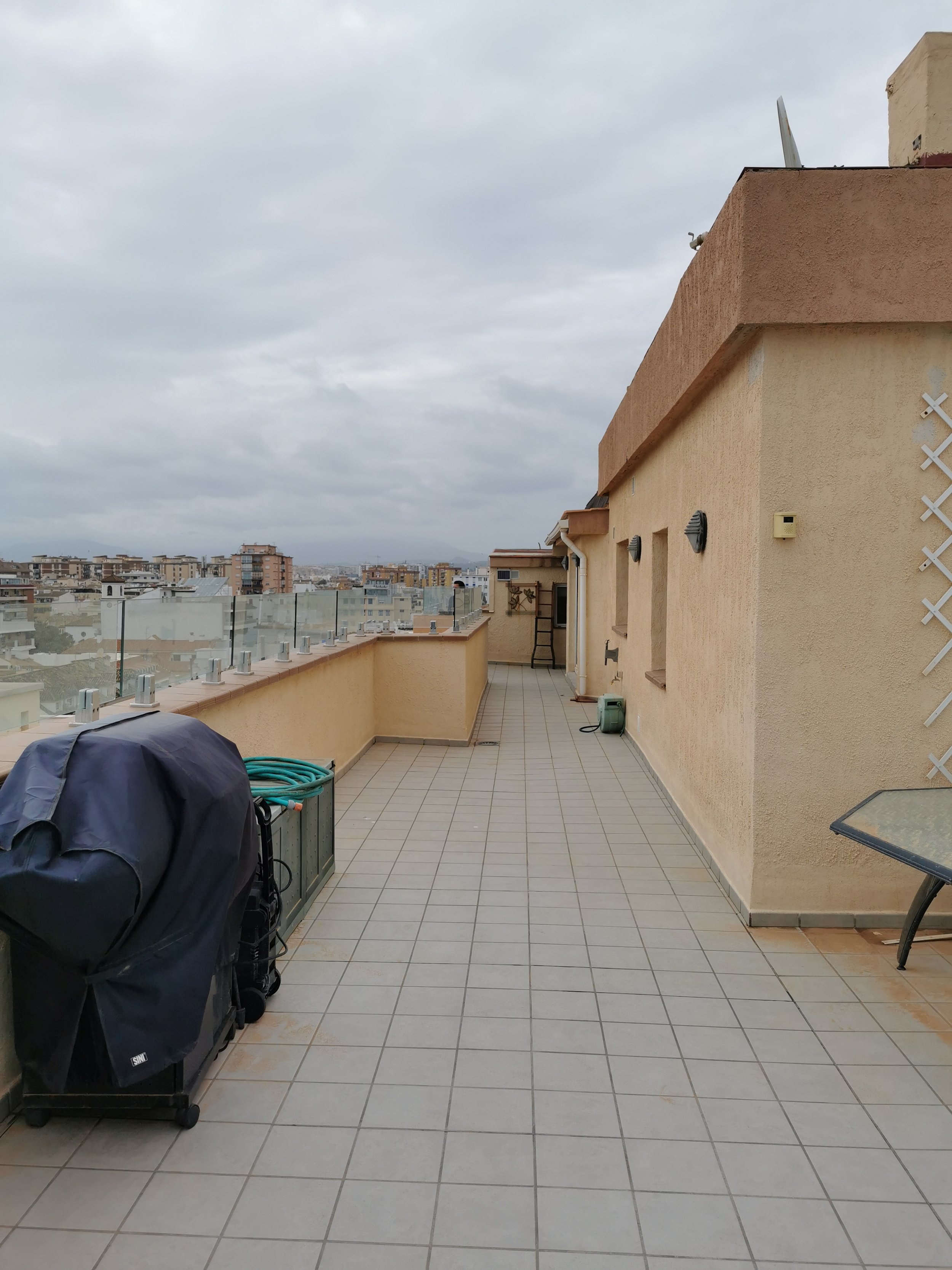 Kattoterassin ennen-kuvat Fuengirola
