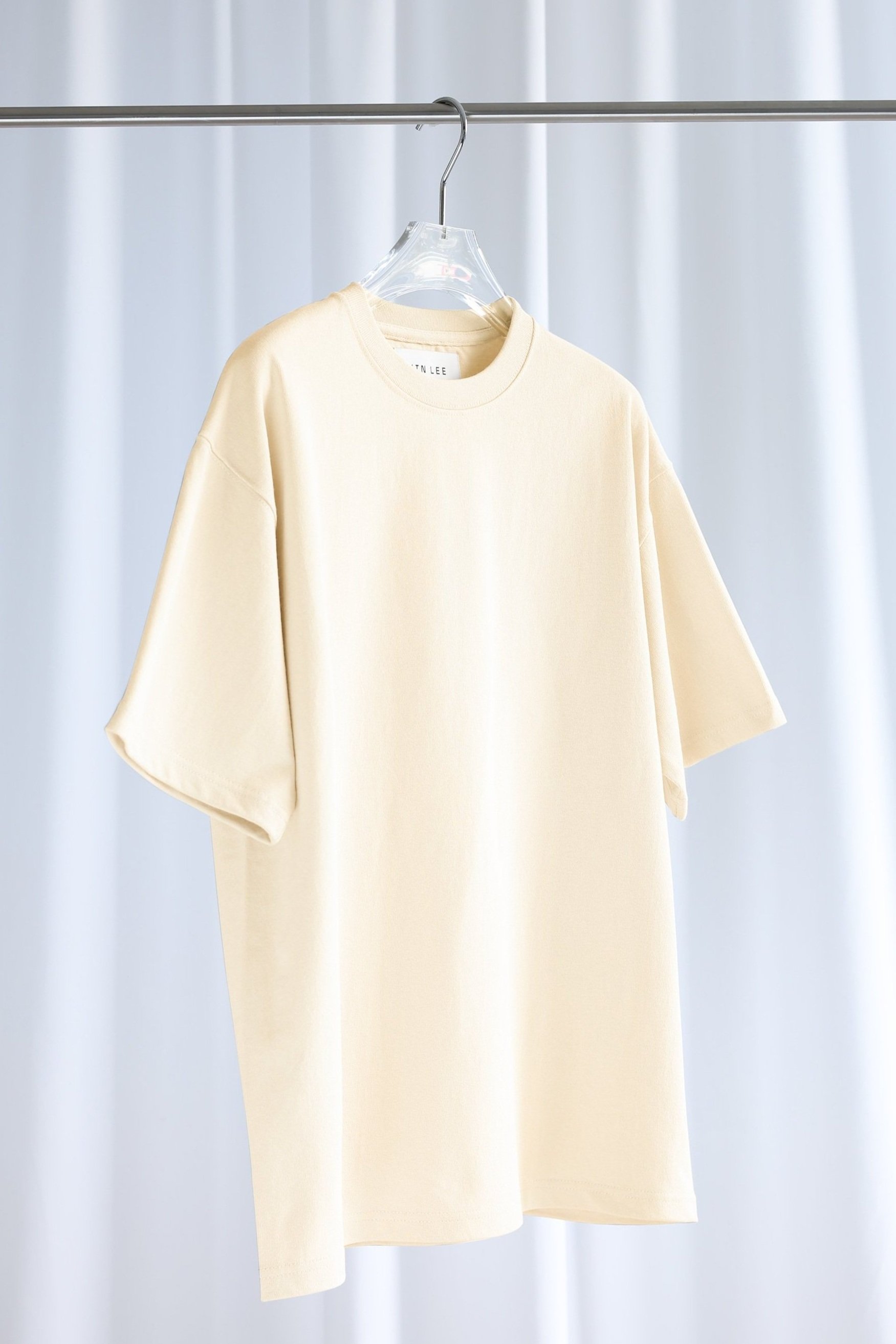 08_BUTTER_T-SHIRT_SIDE.jpg