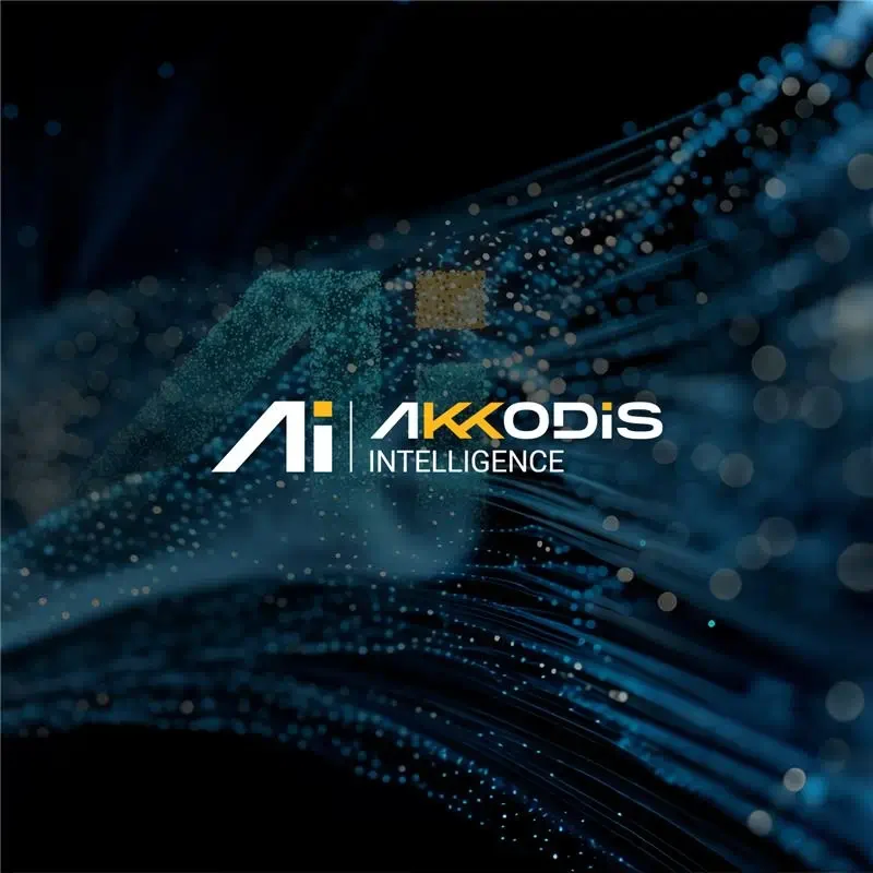 Logo van AKKODIS Intelligence met een digitale blauwe achtergrond.