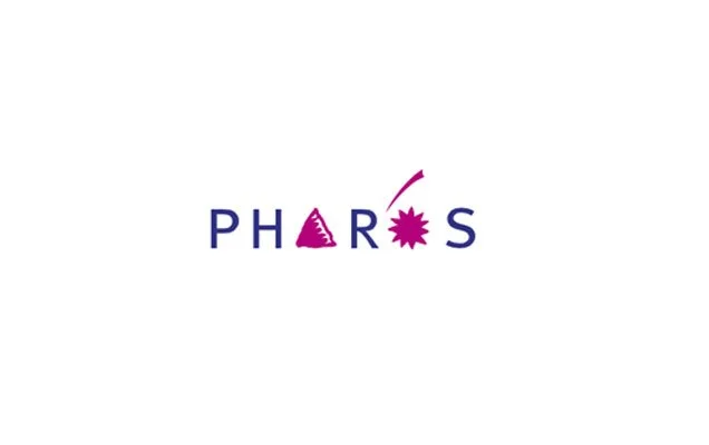 Logo van Phohrs met een roze vinkje boven de letters, de 'A' is afgebeeld als een driehoek met een houtstructuur en de 'O' als een stervorm.