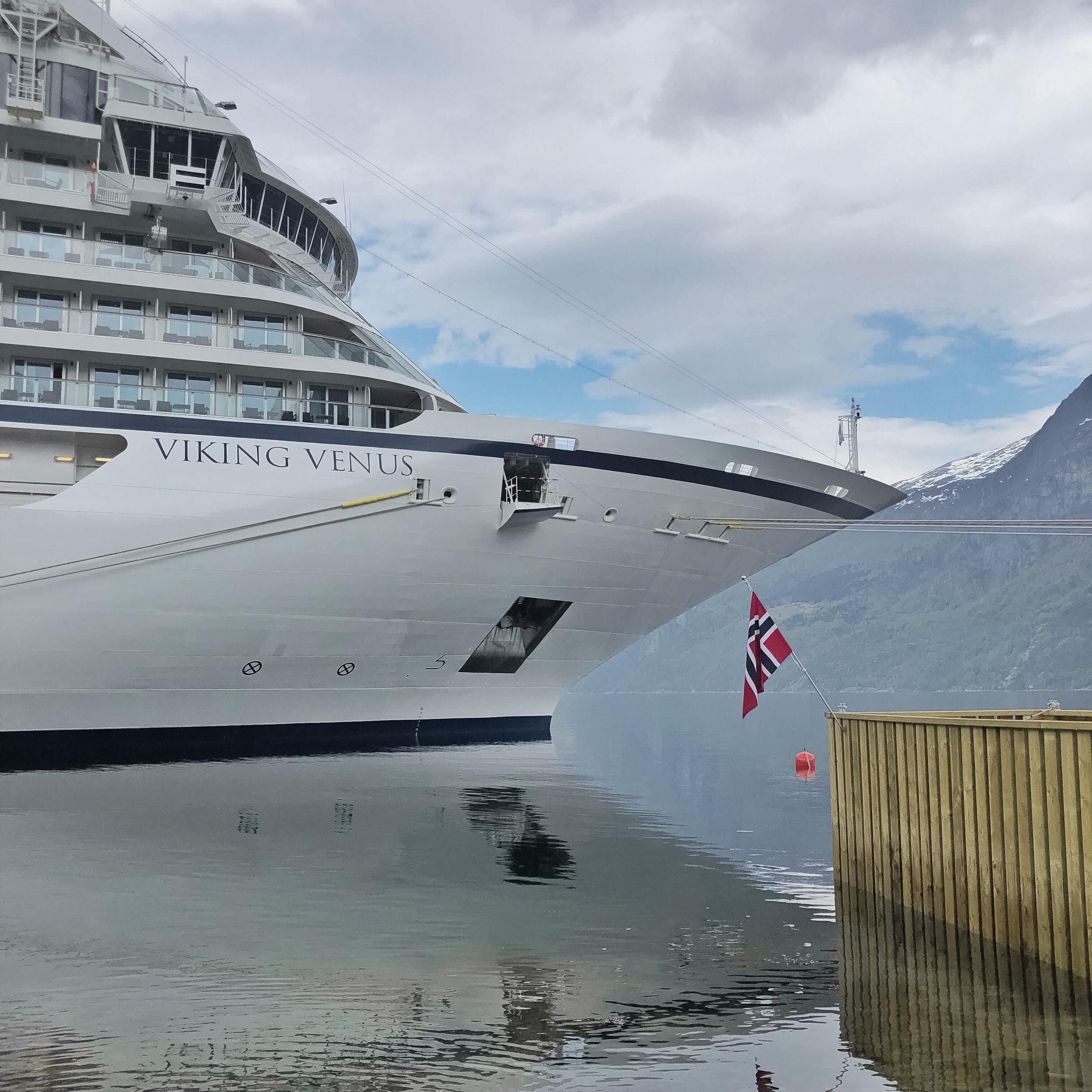 Viking Venus&rsquo;s first visit this year in Eidfjord 🇳🇴❤️💙
14 Busses with lovely cruise guests visited us @norsk_natursenter today and made the day unforgettable for us. Thank you sooooo much @vikingcruises for this special day !!!!! Welcome bac