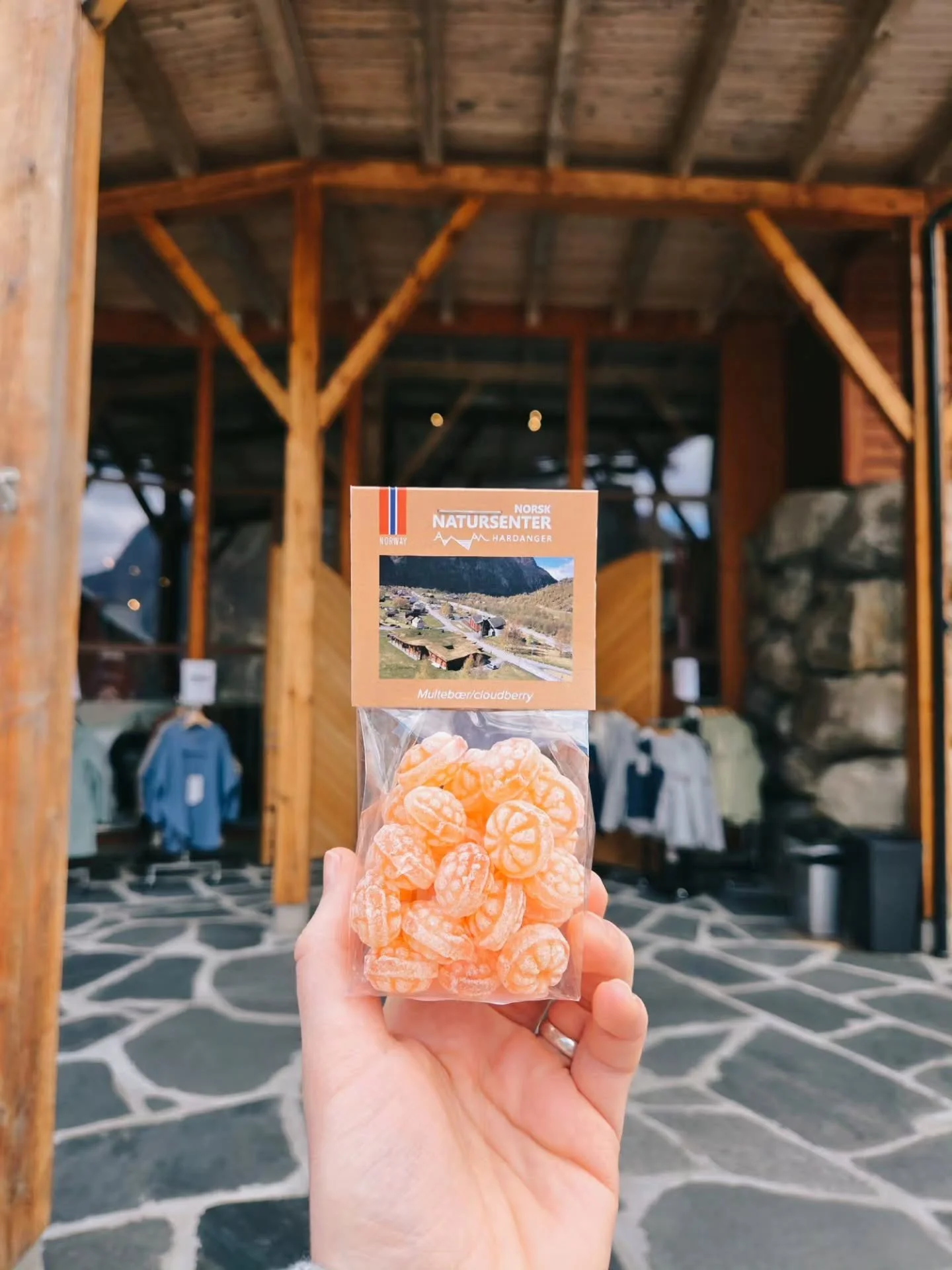 Across the street from the Norwegian Nature Center exhibition, you can find our souvenir shop ✨️ 

Whatever you want, we have it! Come take a look after your meal at Hardangervidda Restaurant or after exploring our exhibition 🏔 

We're open every da