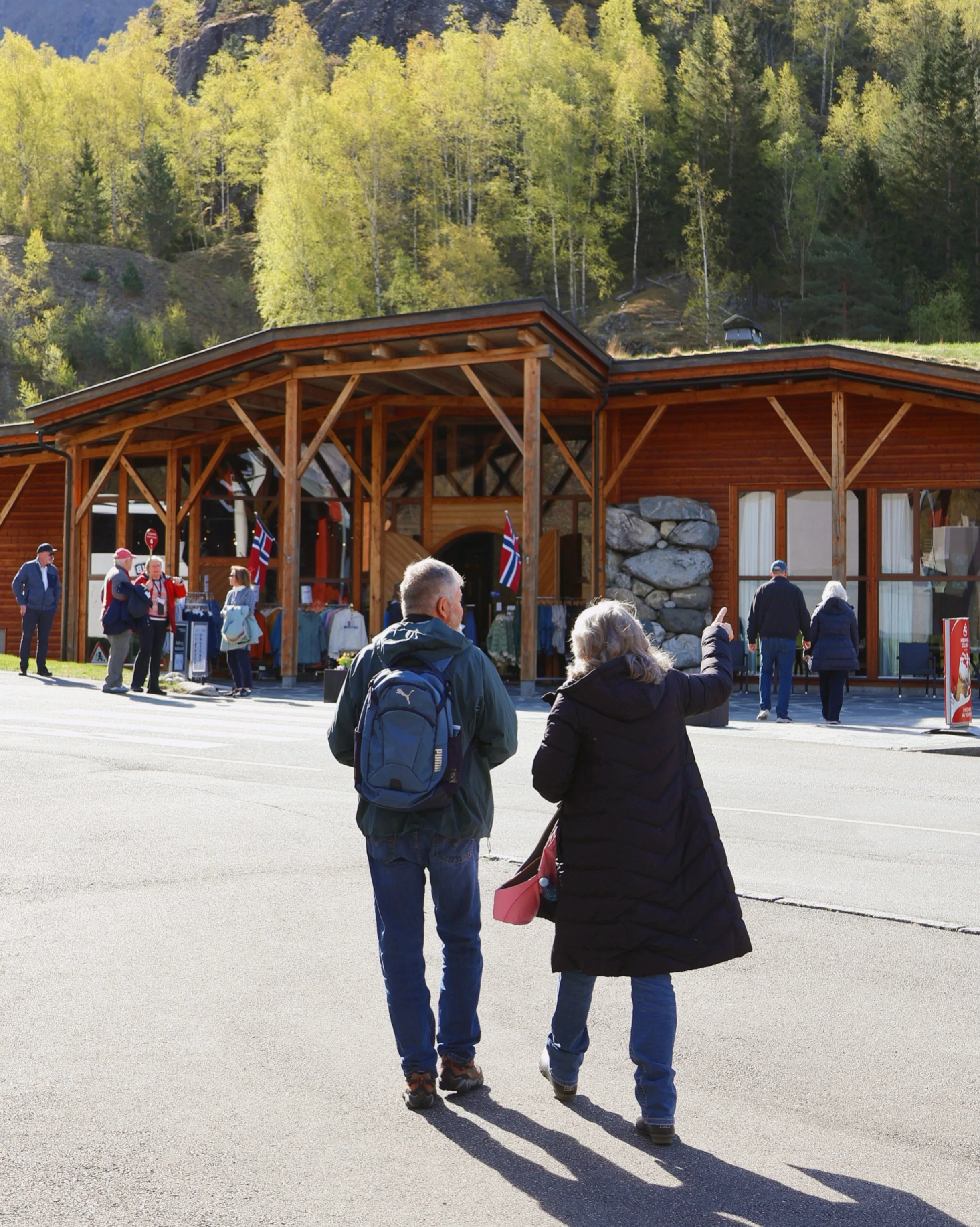 Str&aring;lande dag p&aring; Norsk Natursenter 🤩 

Utforsk eit spanande opplevingssenter for norsk natur, klima og milj&oslash; ⛰️ Du finner oss i &Oslash;vre Eidfjord fr&aring; m&aring;ndag til s&oslash;ndag, 10-18 ✨ 

#eidfjord #norway #hardanger