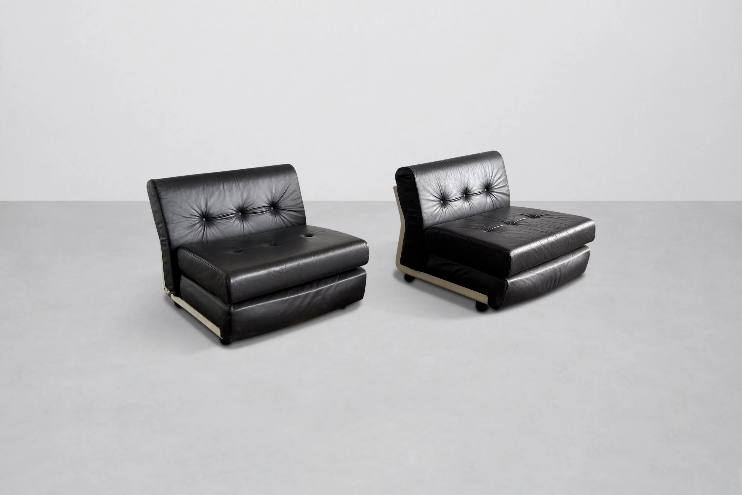 Pair of Amanta Chairs by Mario Bellini for C&B Italia, 1960s