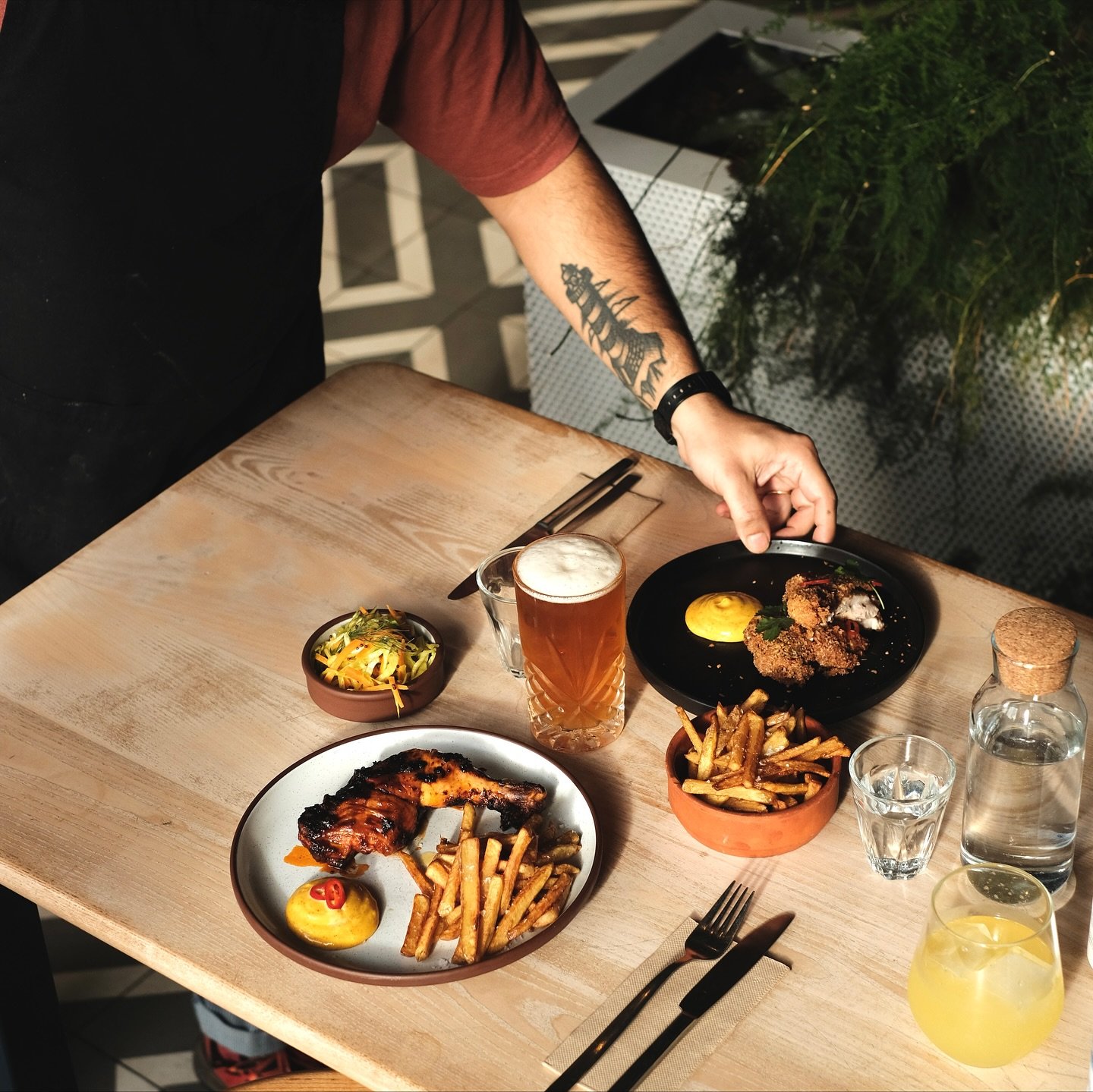 Calling All Chicken Heads &bull; Sat 15 Nov &bull; Be Quick

👀🍗🍟🌶️✨
Tandoori, Fried, Sticky, Fries, Slaw &amp; Dips! 
All summer we&rsquo;ve been celebrating chicken on grills, now we&rsquo;ve been playing to bring you everyone&rsquo;s favourites