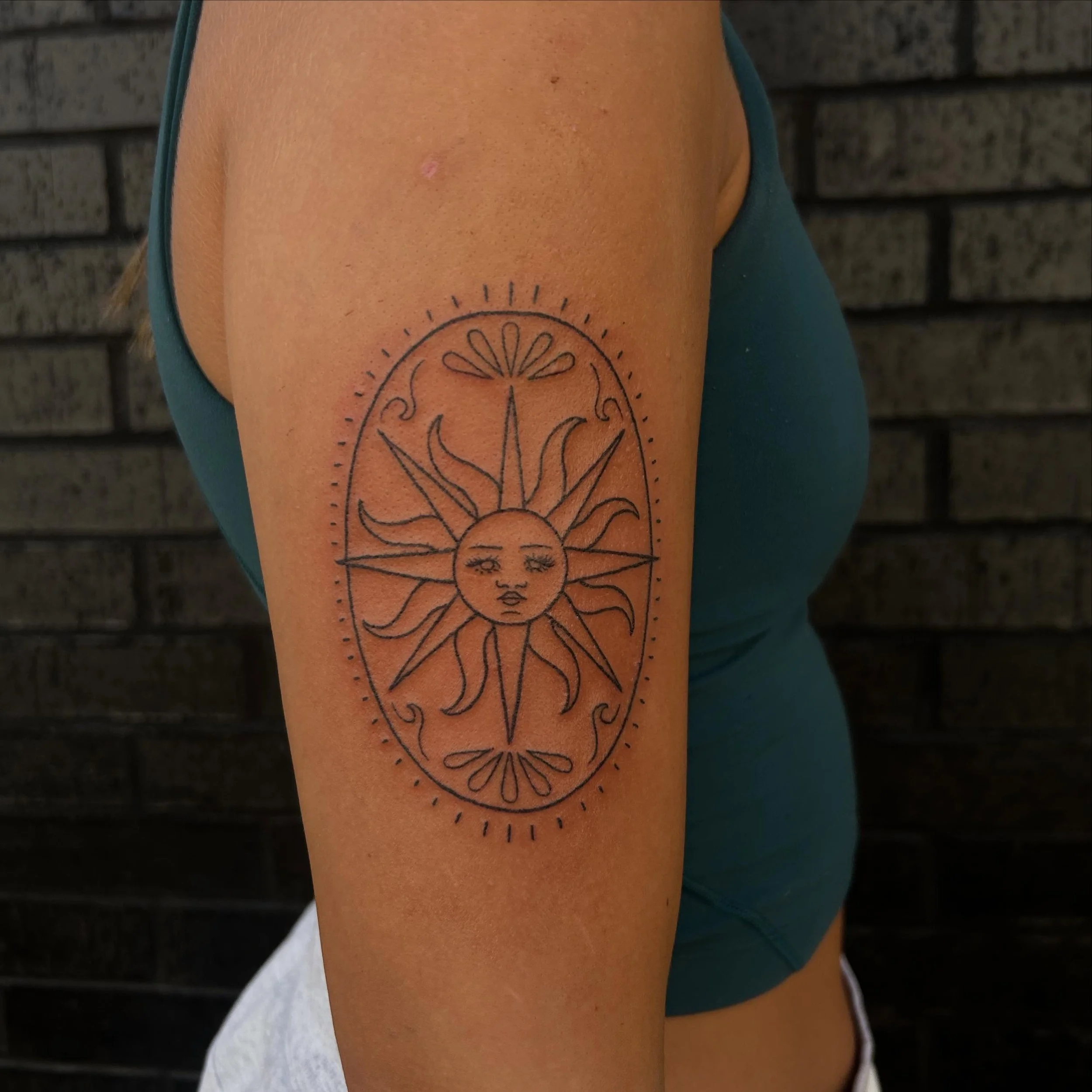 Fun and whimsical sun for her first tattoo 🌞

📧 Email: artistofflesh.tattoos@gmail.com
🖥️ Website: artistofflesh.com
📨 Booking Link: vagaro.com/turquoisepanthertattoo/book-now

#rva #rvatattoo #rvatattooartist #vatattooartist #artistofflesh