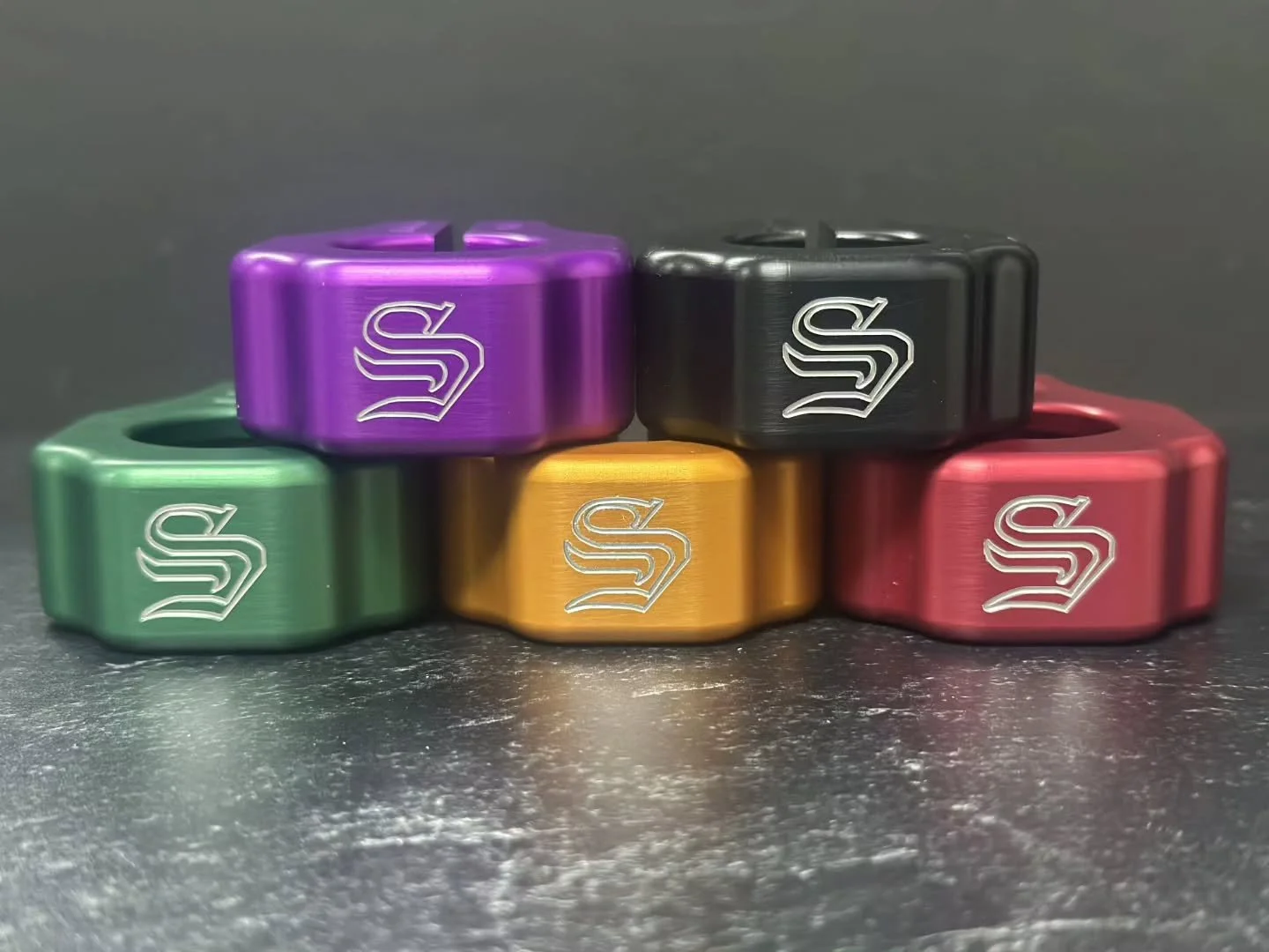 We started to stock our shelves with new @snapbmxproducts products in all their colors. These integrated chain tensioners are super clean. Their spider and chainring combo can make your drivetrain pop.