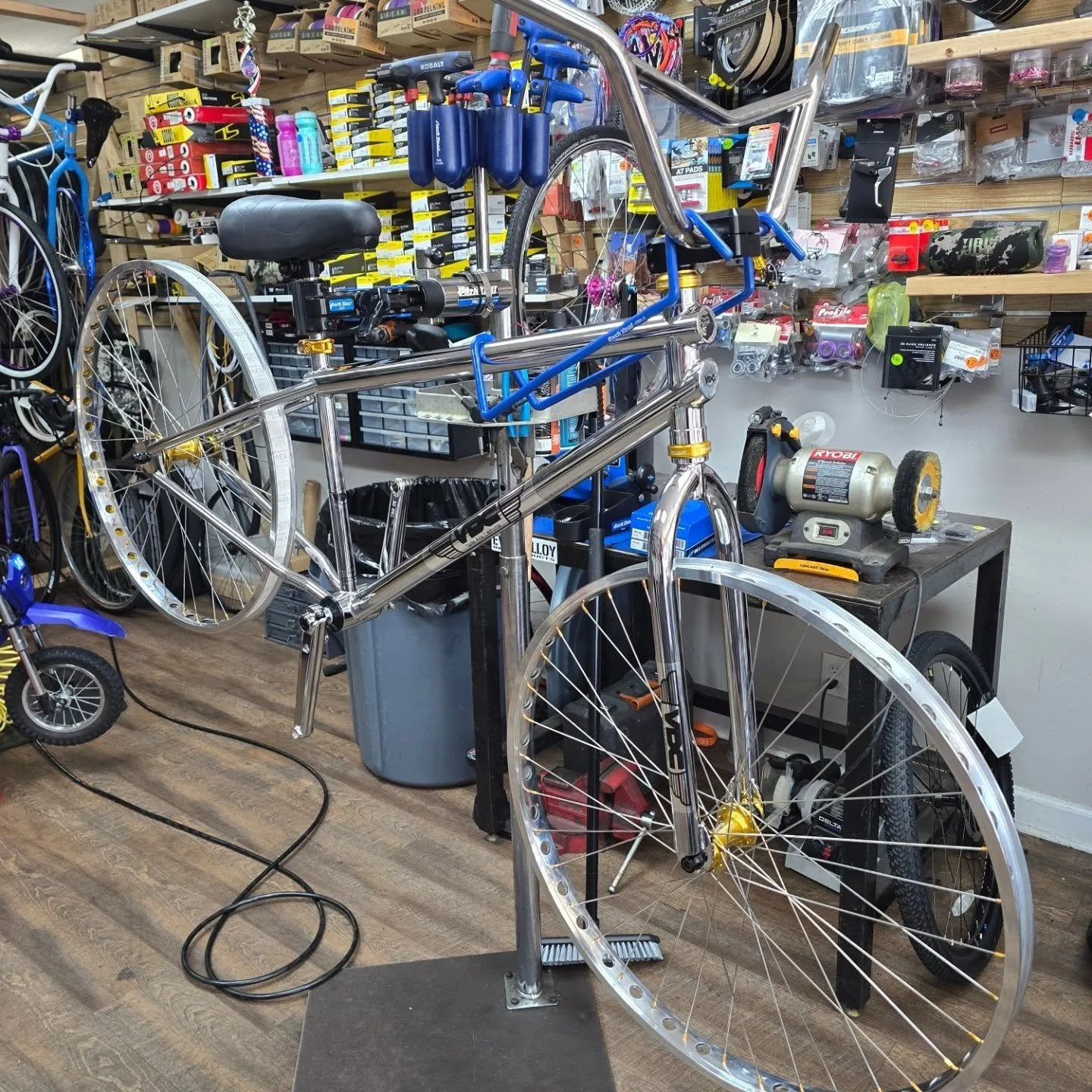 We finished this all chrome 29" VDC gorilla for a customer this week. He wanted it to have a classic bmx look, similar to the 20" torker pic that he sent us, chrome, black, and a sprinkle of gold. We used the fat holeshot rims with gold Pro