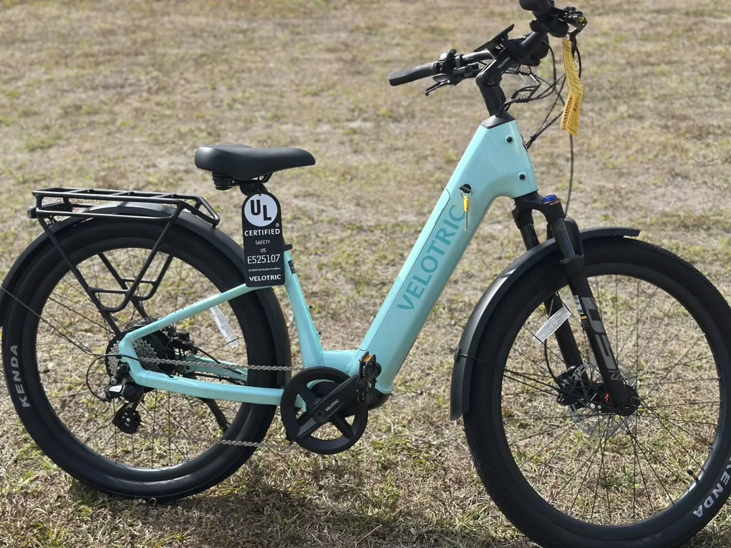 We have two Velotric Discover 2 e-bikes in the shop that we are discounting $250 from the retail price down to $1749. One is stone grey and the other is mint green blue. 

#velotric #coralspringsbicycle