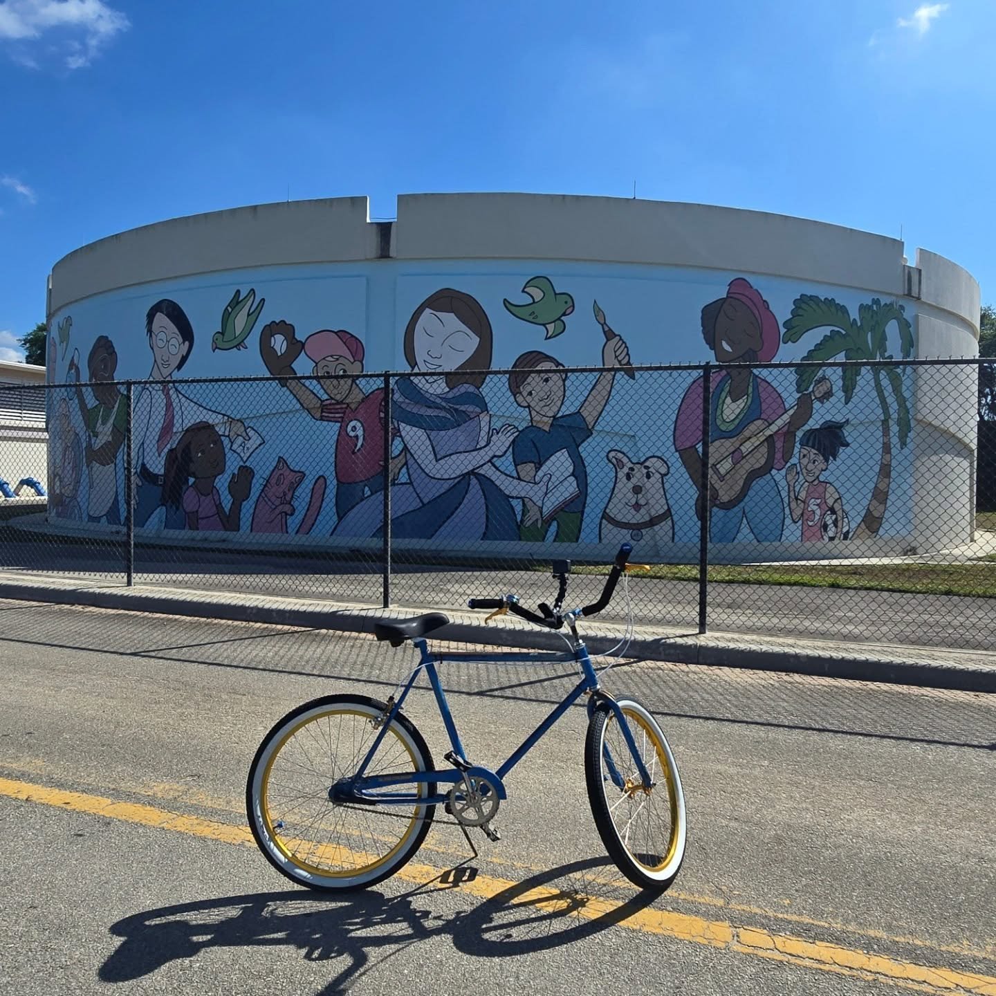 The shop is closed this weekend. Grab some friends and the family that you like, and go ride your bikes.

#coralspringsbicycle