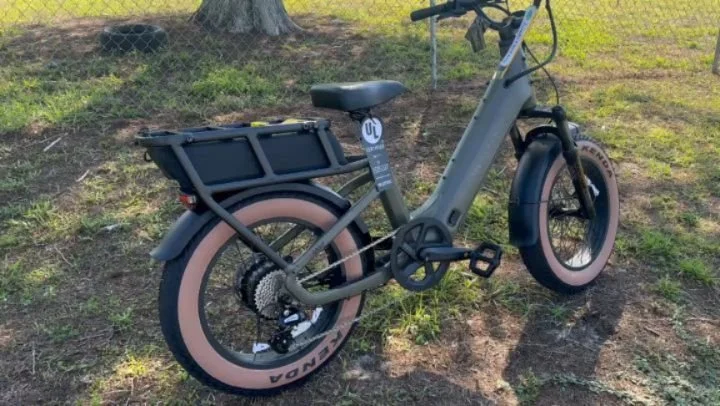 We just received a few new @velotricebike GoMads. These have an integrated rack system and come with a large bike bag. Super fun to zip around on. $1999