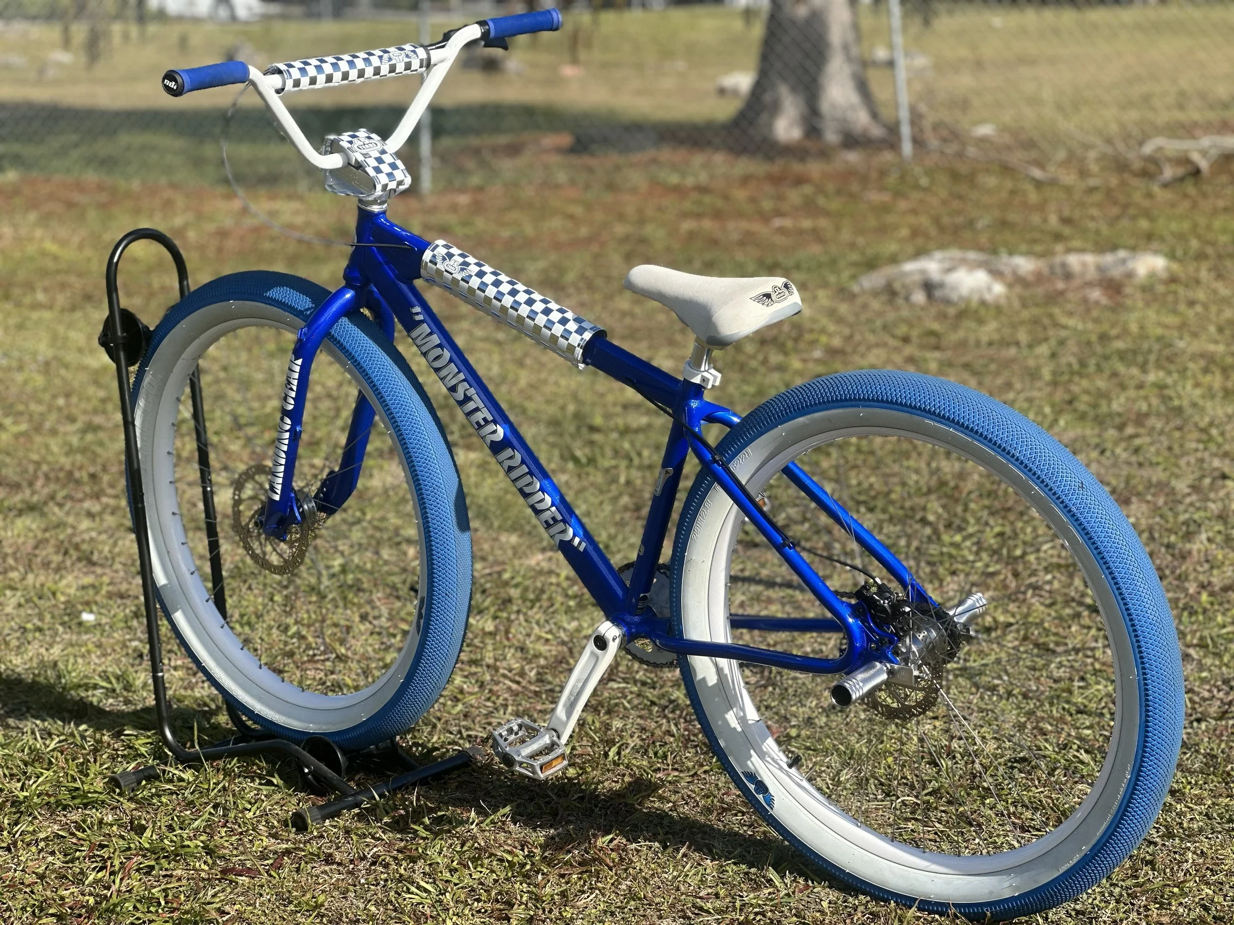SE Bikes Monster Ripper 29"+ BMX Bike Blue Sparkle