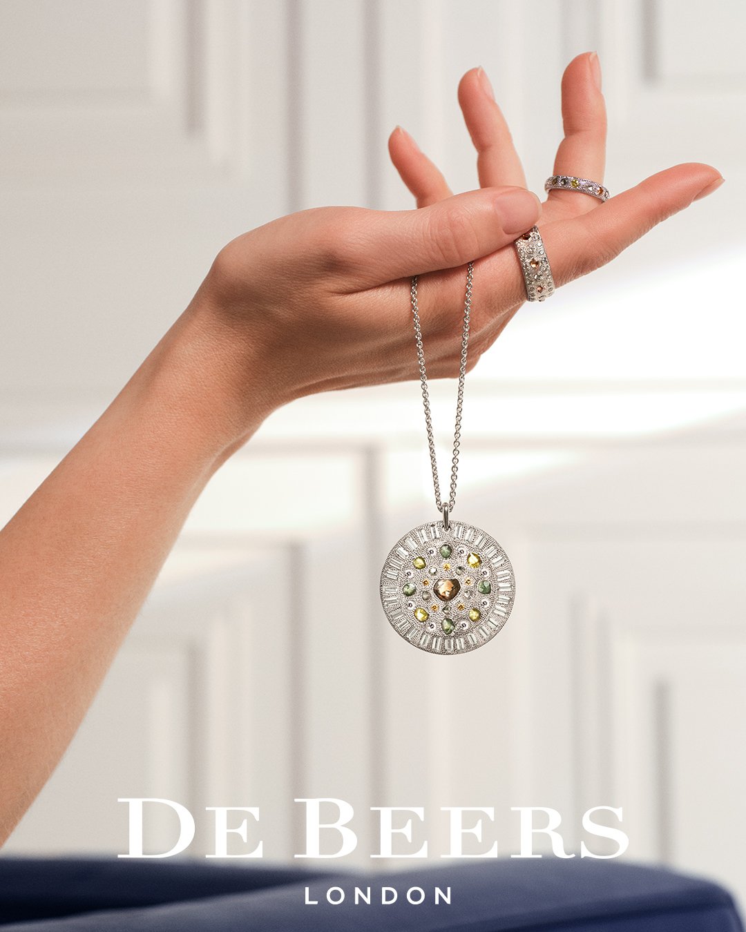 DEBEERS-SOCIALCONTENT-CLOCK-4_5-LOGO-JPG.jpg