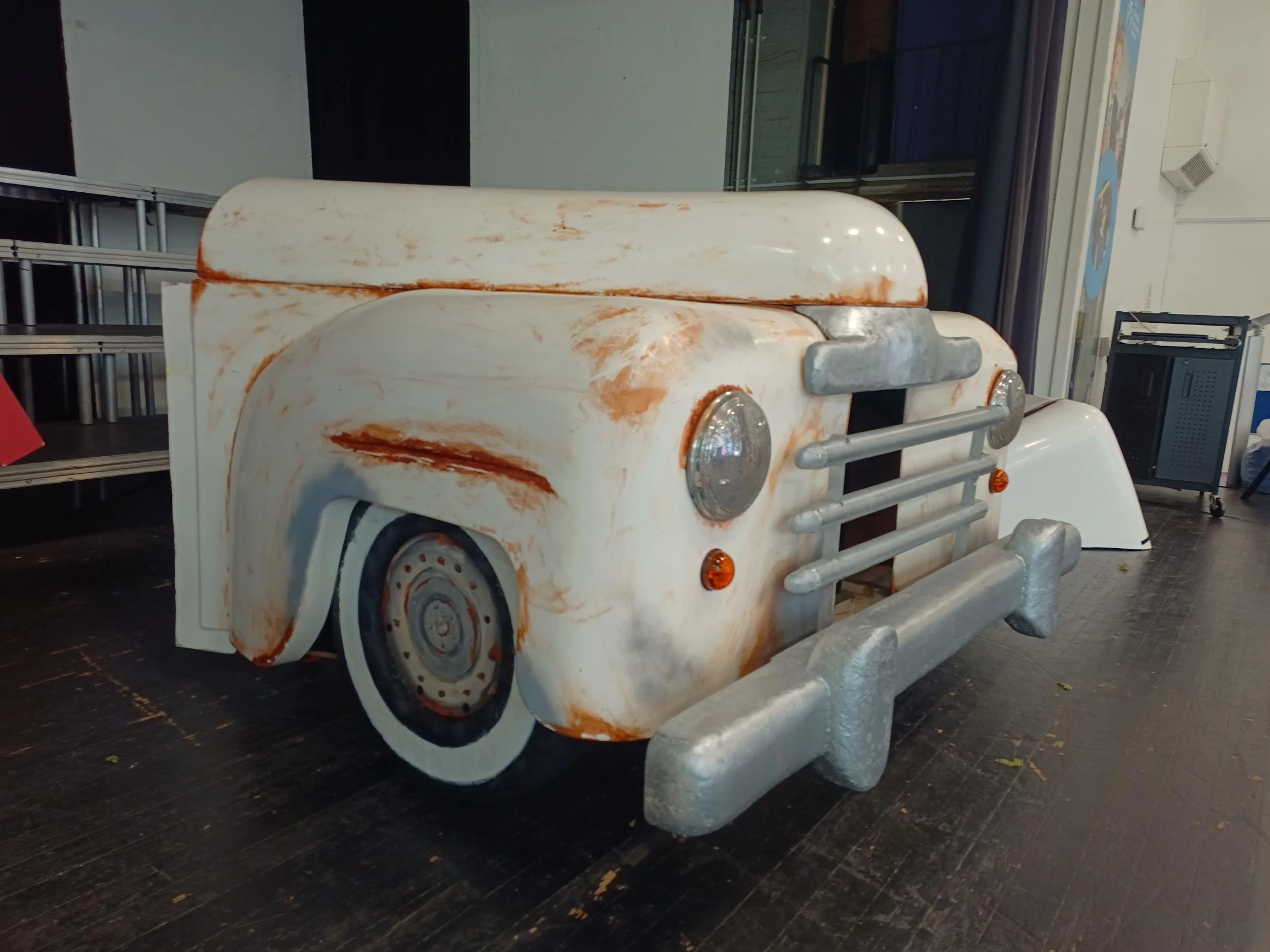 This image shows the 'accident damage' scar produced also using plasticine in the mould. You can also see more of the decorative artwork for the wheels.