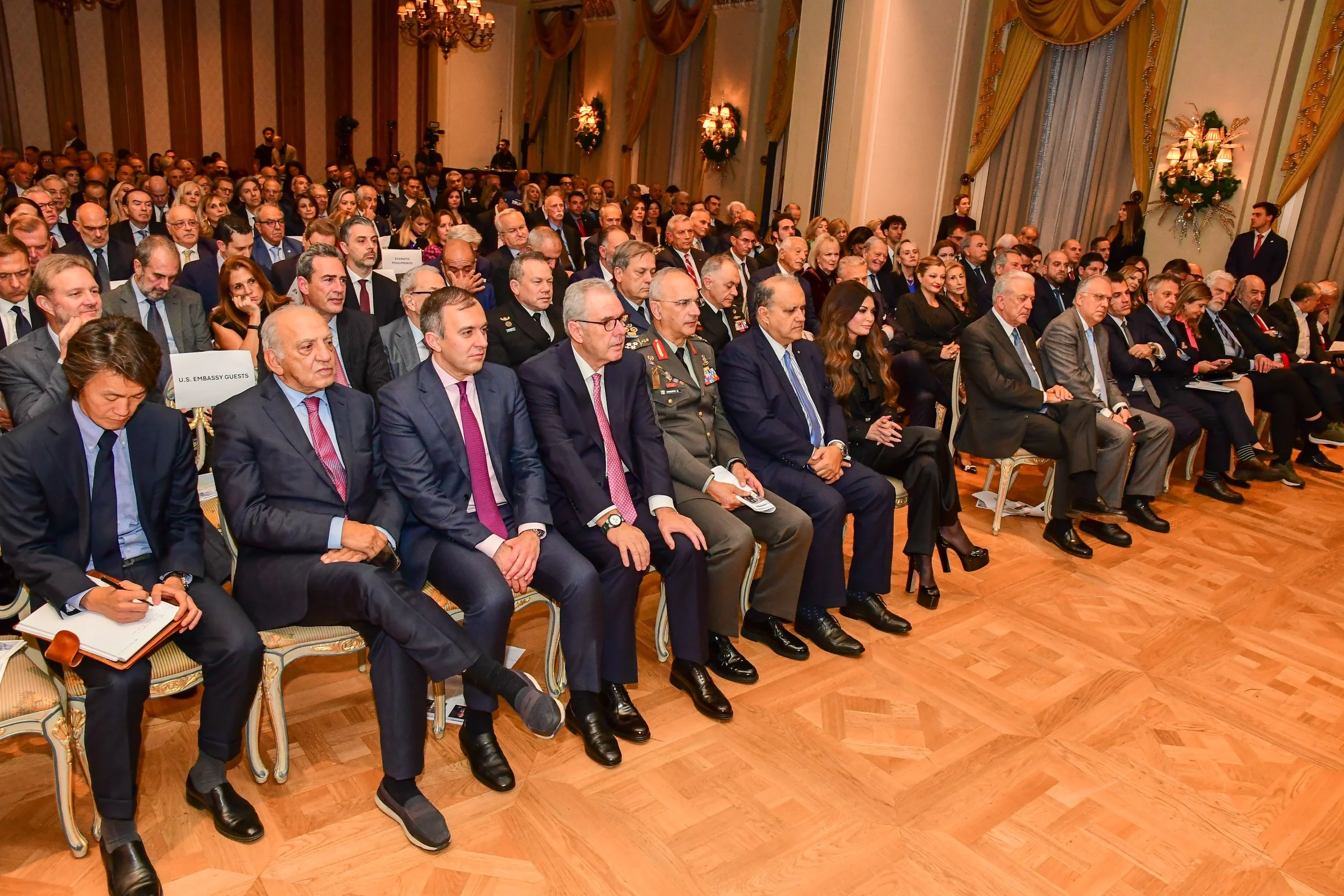   The audience in full view — over 300 guests present for an inspiring session  