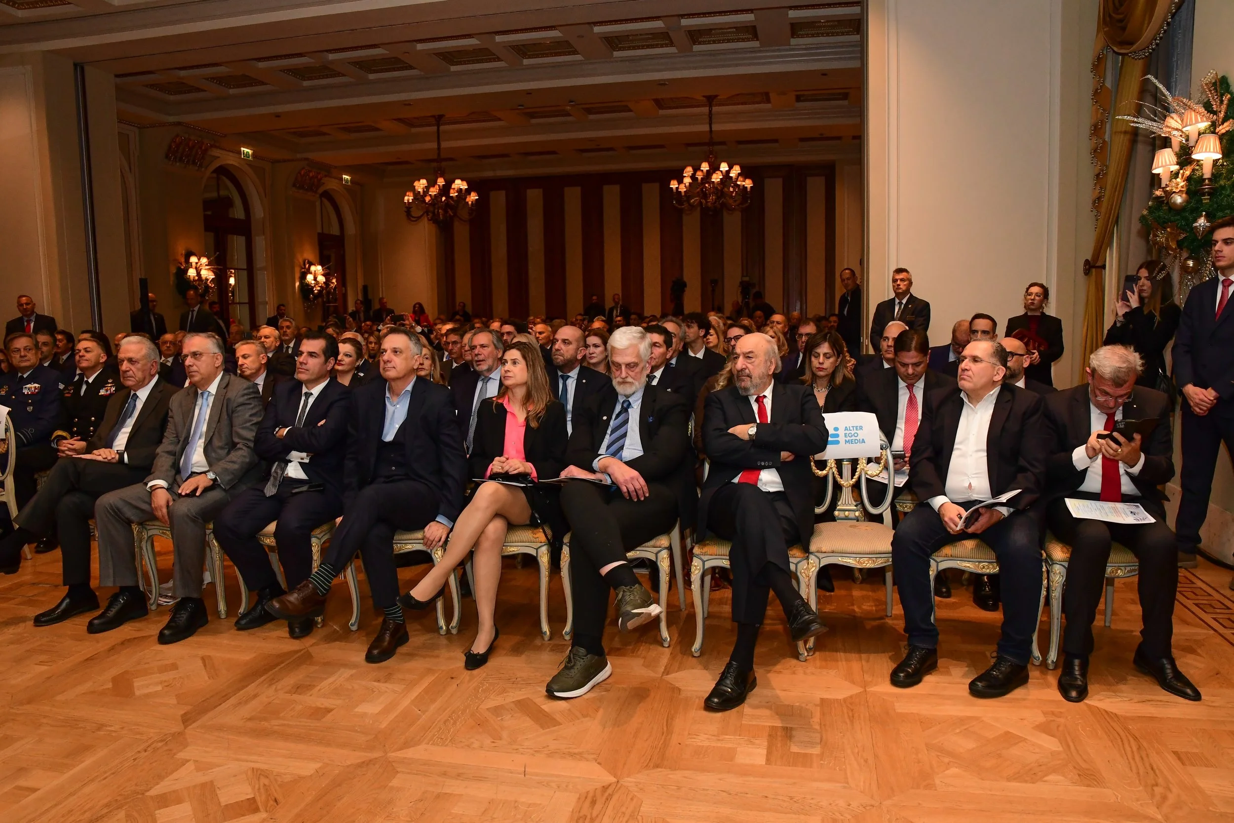   The esteemed guests at the presentation  