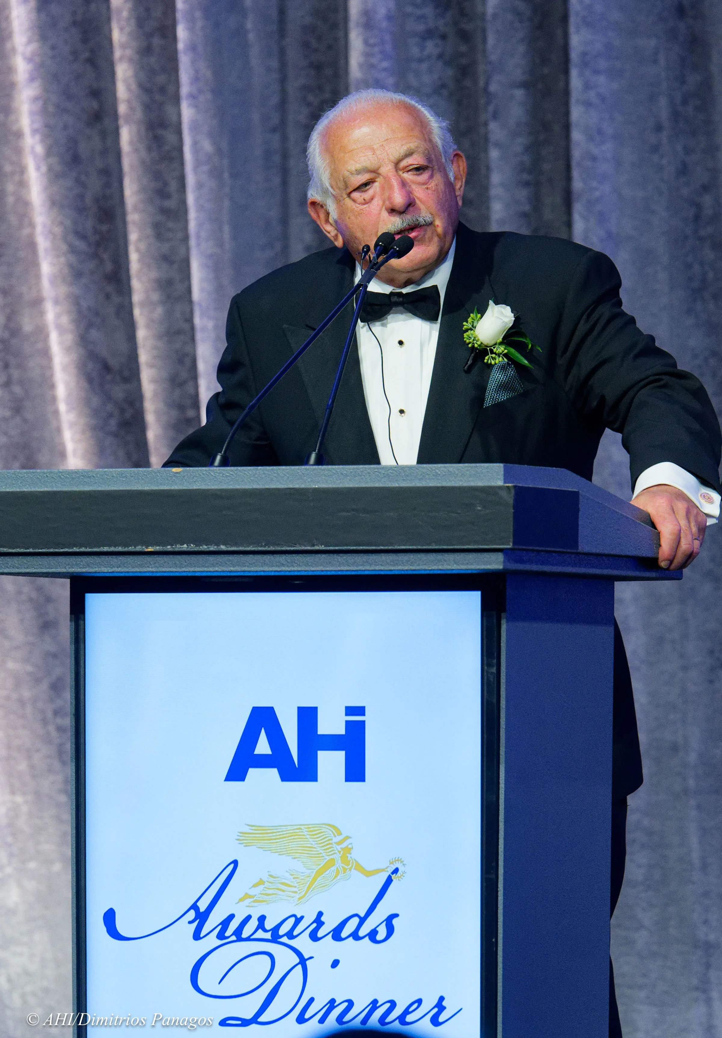 Stavros K. Veletsis delivers heartfelt remarks upon accepting his award