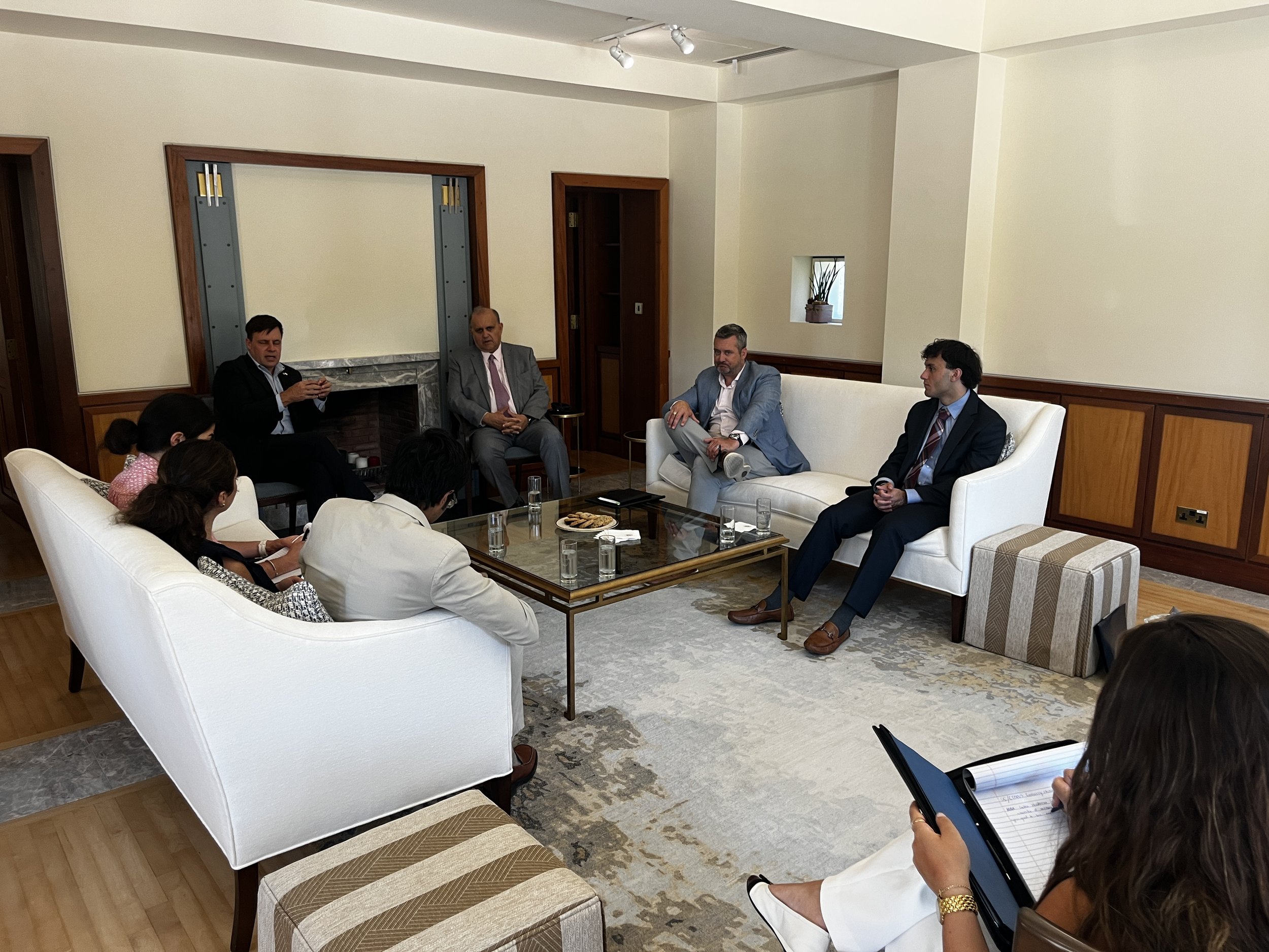  Dr. Daniel Mangis, chargé d'affaires of the U.S. Embassy in Nicosia, briefs the students at the Residence. 