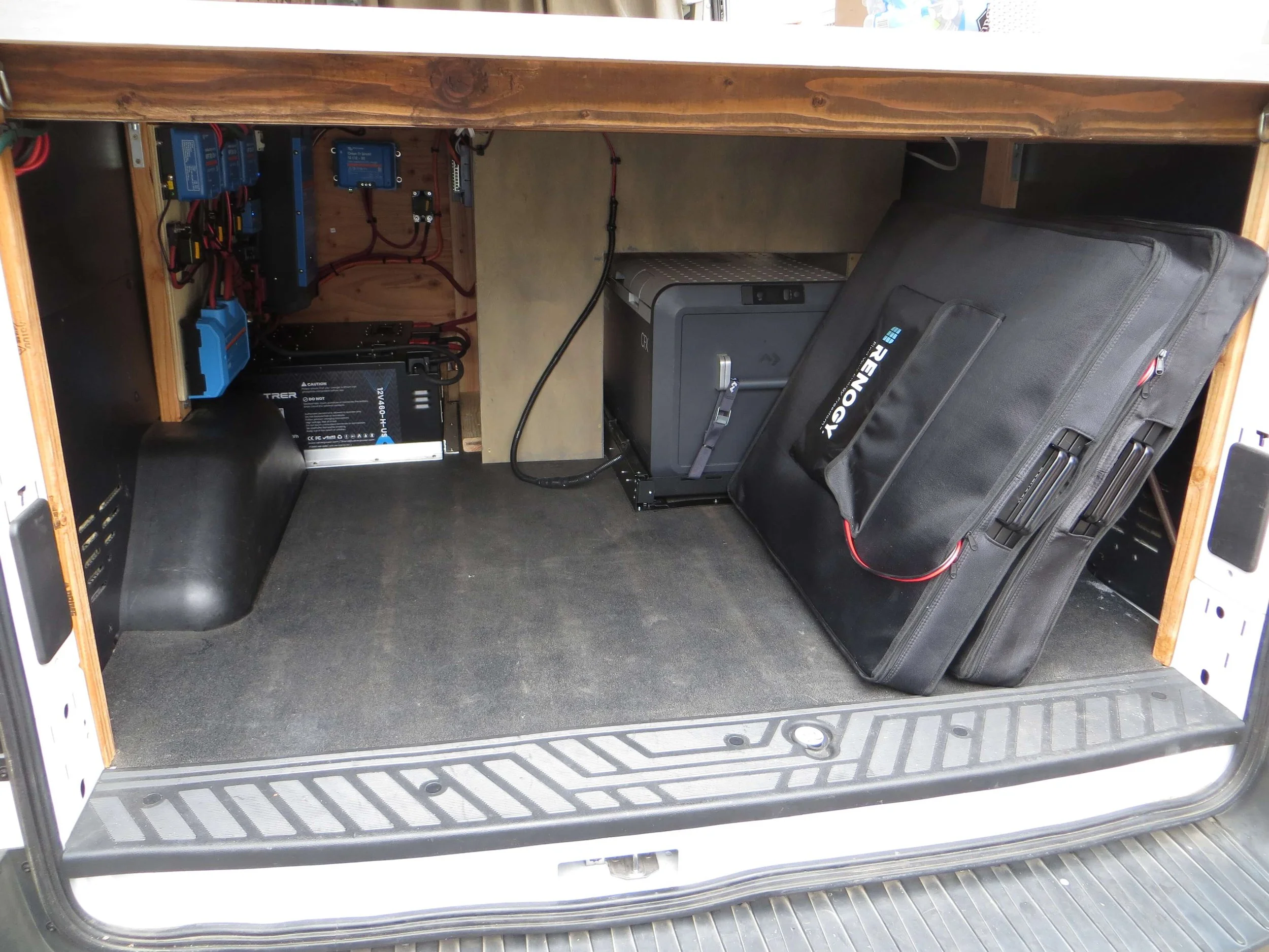 Example of RV Solar Install near San Diego.  Lithium Battery, DC/DC Converter, LiFePO4, Inverter, install on RV near San Diego, CA.