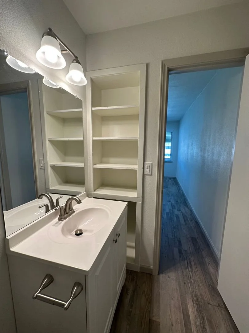 Nuvo Monterrey Bathroom
