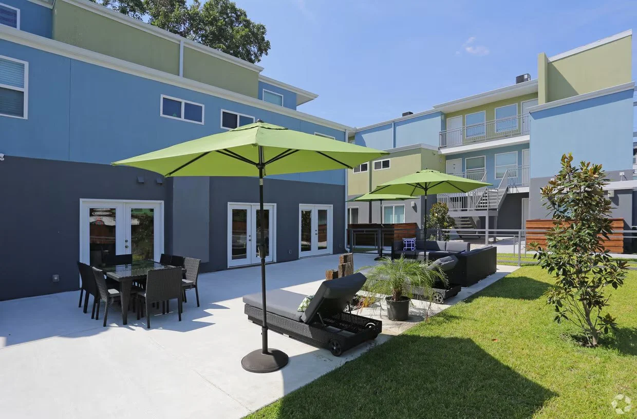 Nuvo Park Place Courtyard