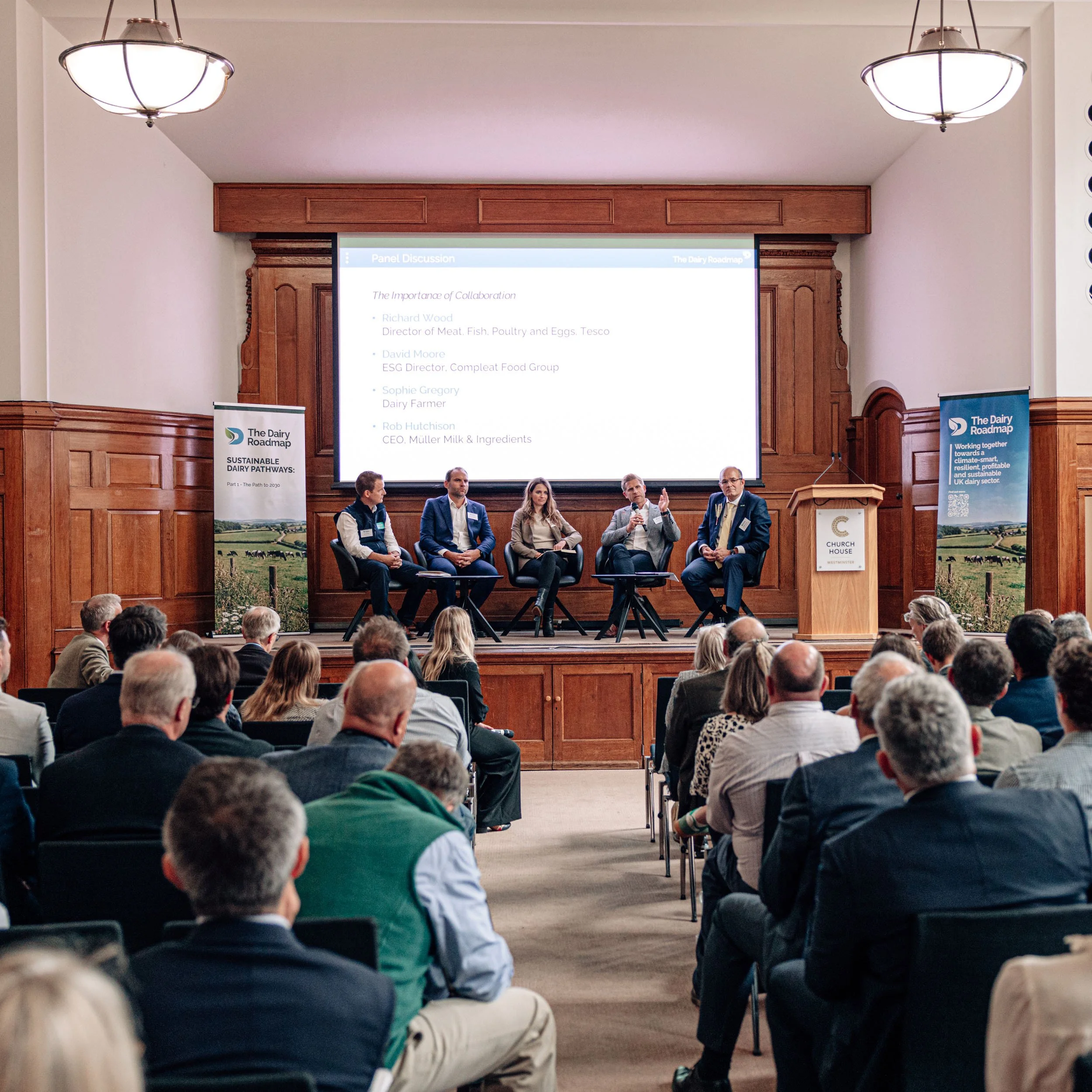 What Makes a Great Conference Photograph? My Approach to Capturing Live Conversations
