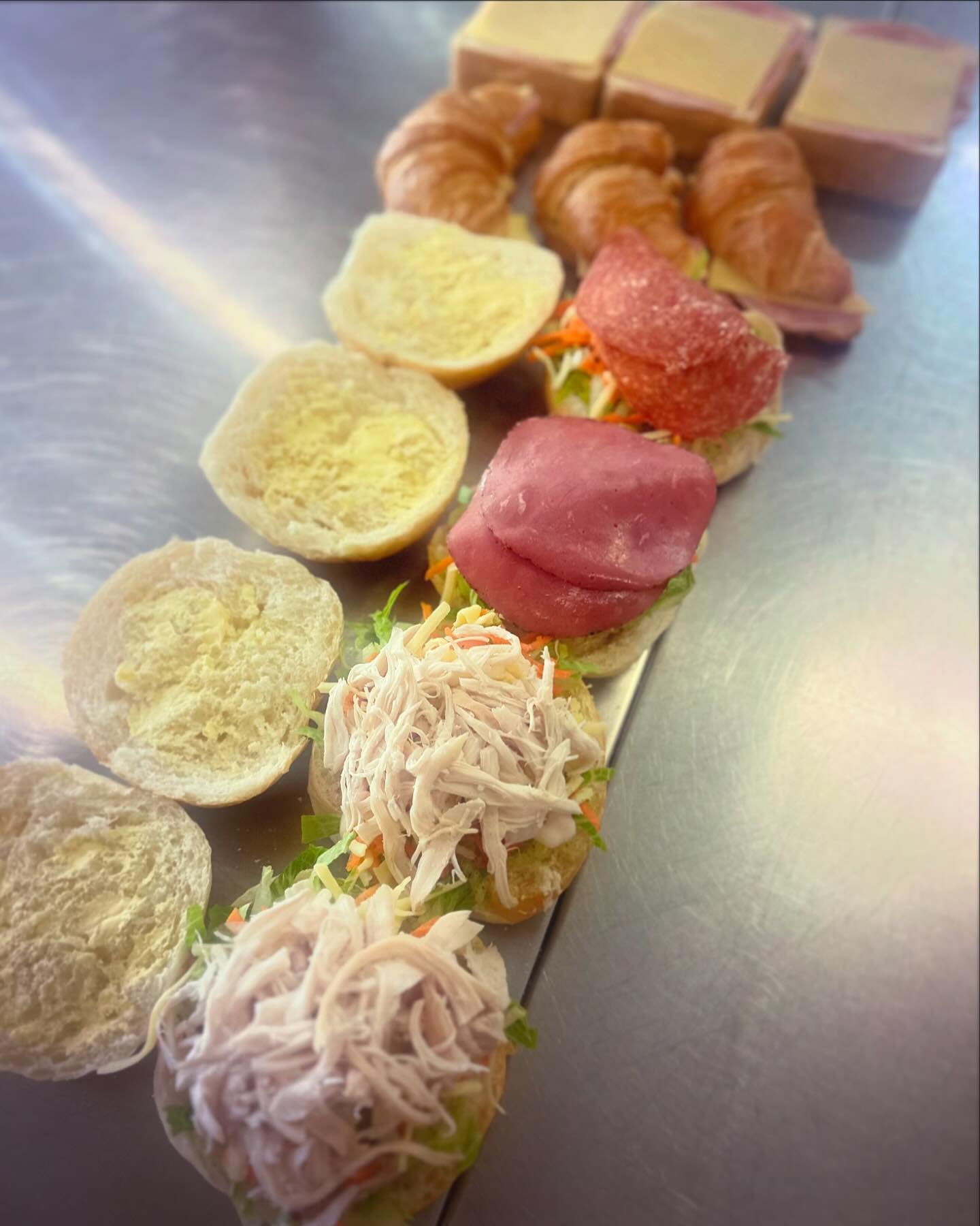 Looking for a quick grab n go lunch that doesn&rsquo;t break the bank?! Head into Valentino&rsquo;s on Lockyer Ave!! We have freshly made rolls, sandwiches and wraps, plus toasties and croissants!! Our fridge is also stocked with a large selection of