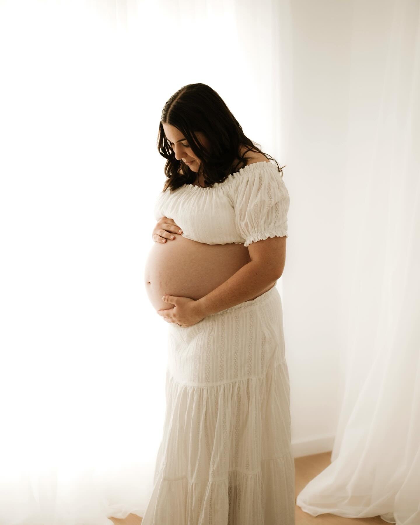 Studio maternity sessions are fast becoming a favourite of mine. The beautiful Hannah at 34 weeks, isn&rsquo;t she just gorgeous! So close to meeting their forever love 🕊️

Our third session together. 
I captured Hannah and Daniel in an engagement s