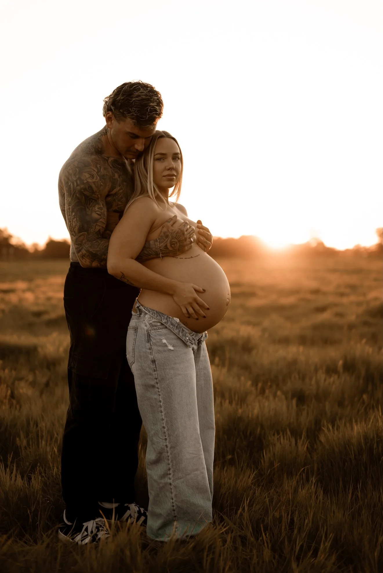 intimate.couple.maternity.jpg