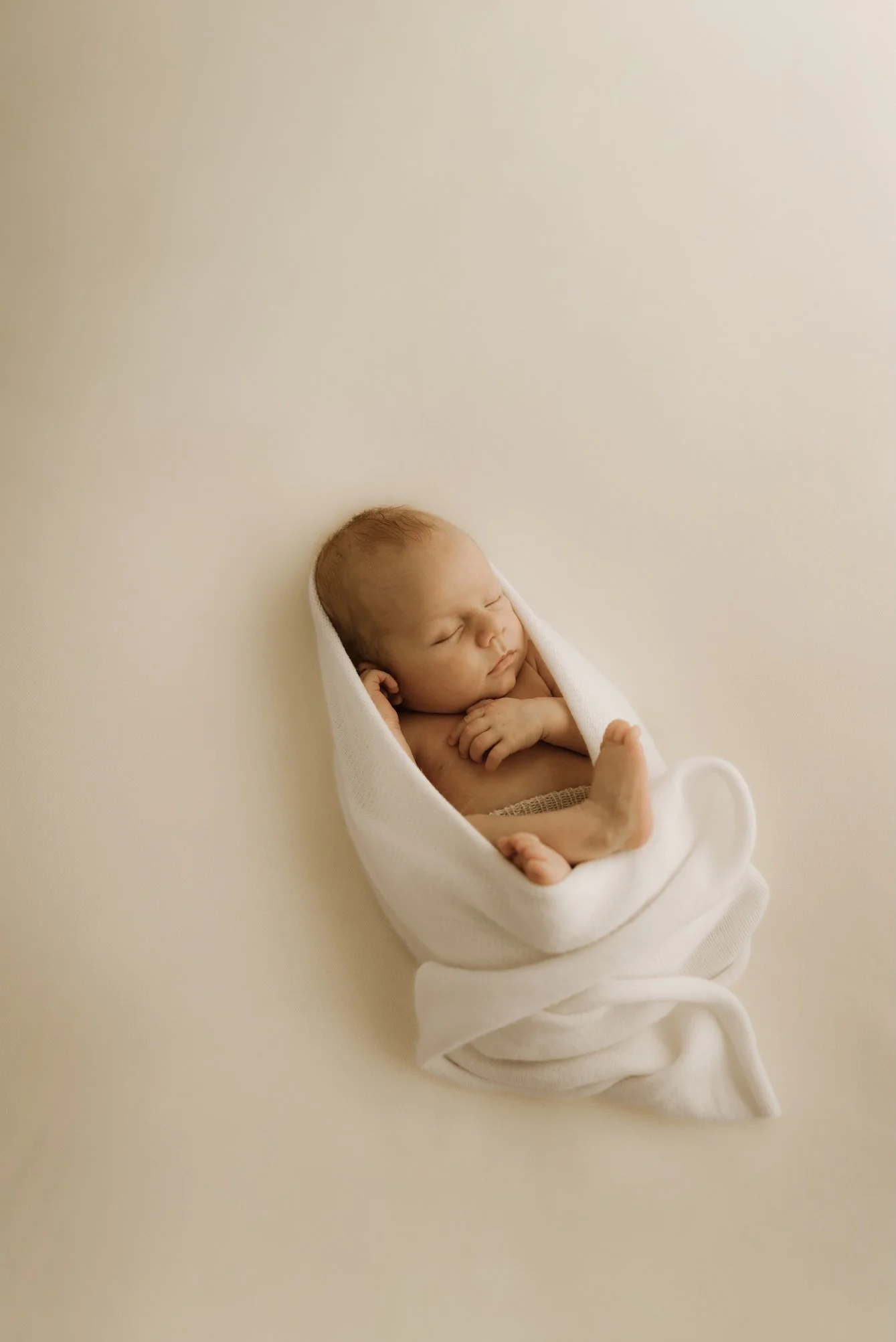 effortless.timeless.newborn.jpg