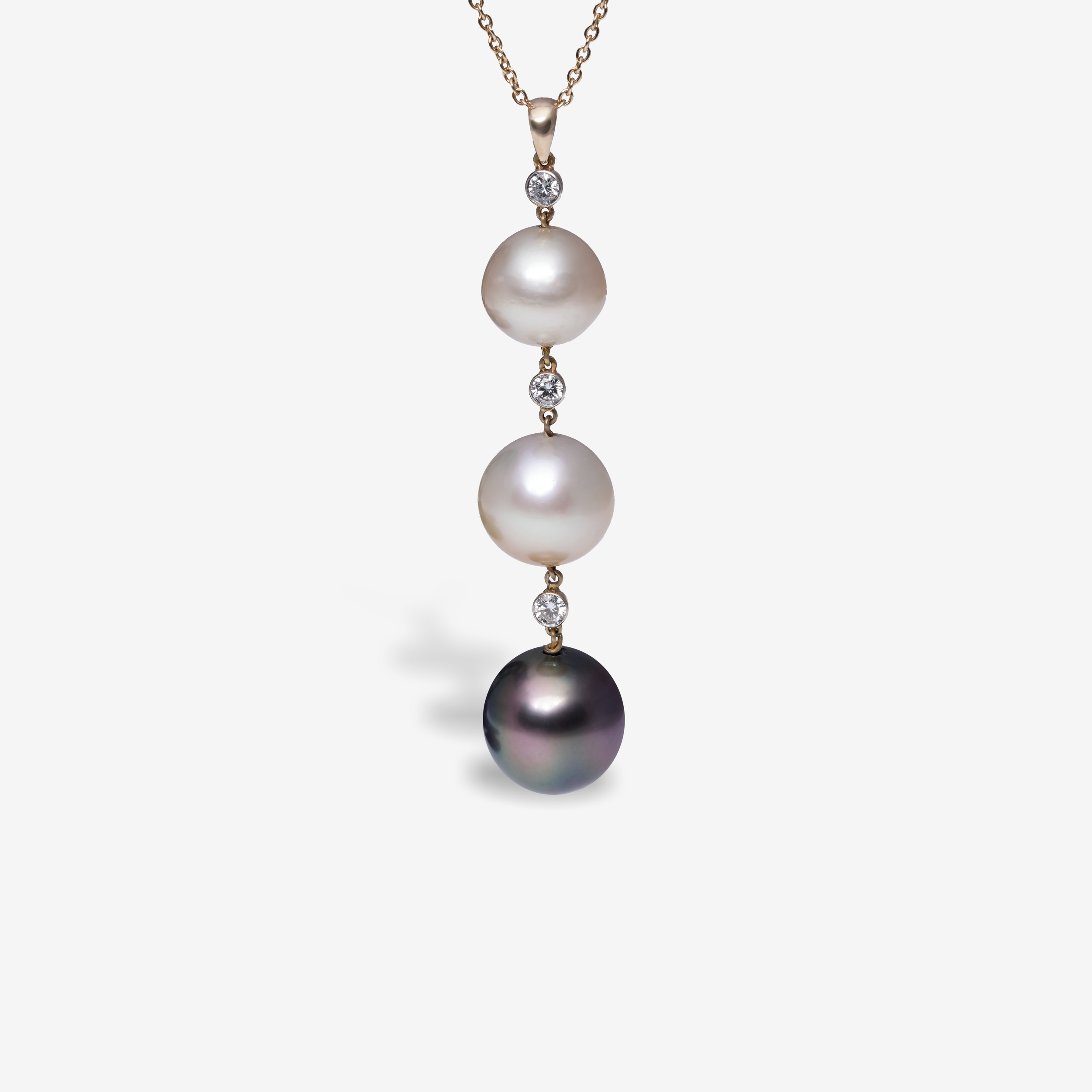 3 PEARLS PENDANT.png