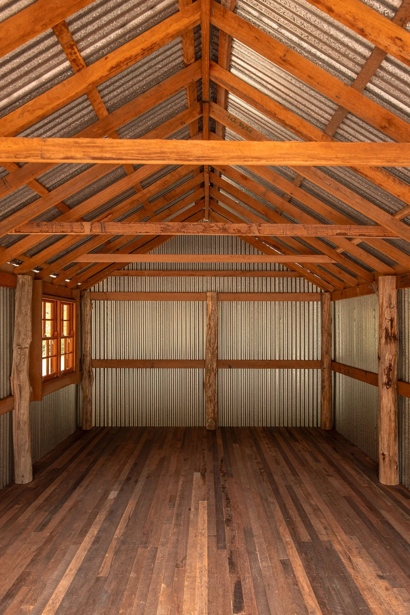 LaurieBarringtonTops-SneakPeek-Hut(LowRes)-6.jpg