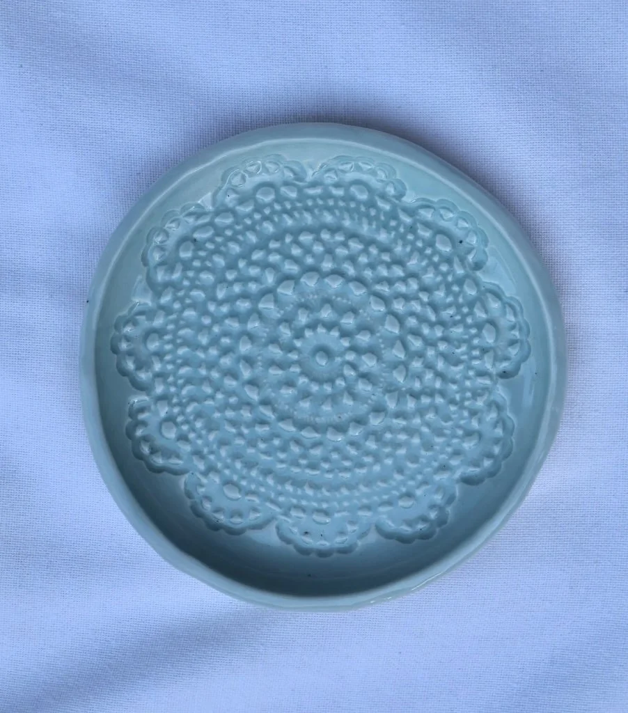 Small Plate - doily impression 15cm