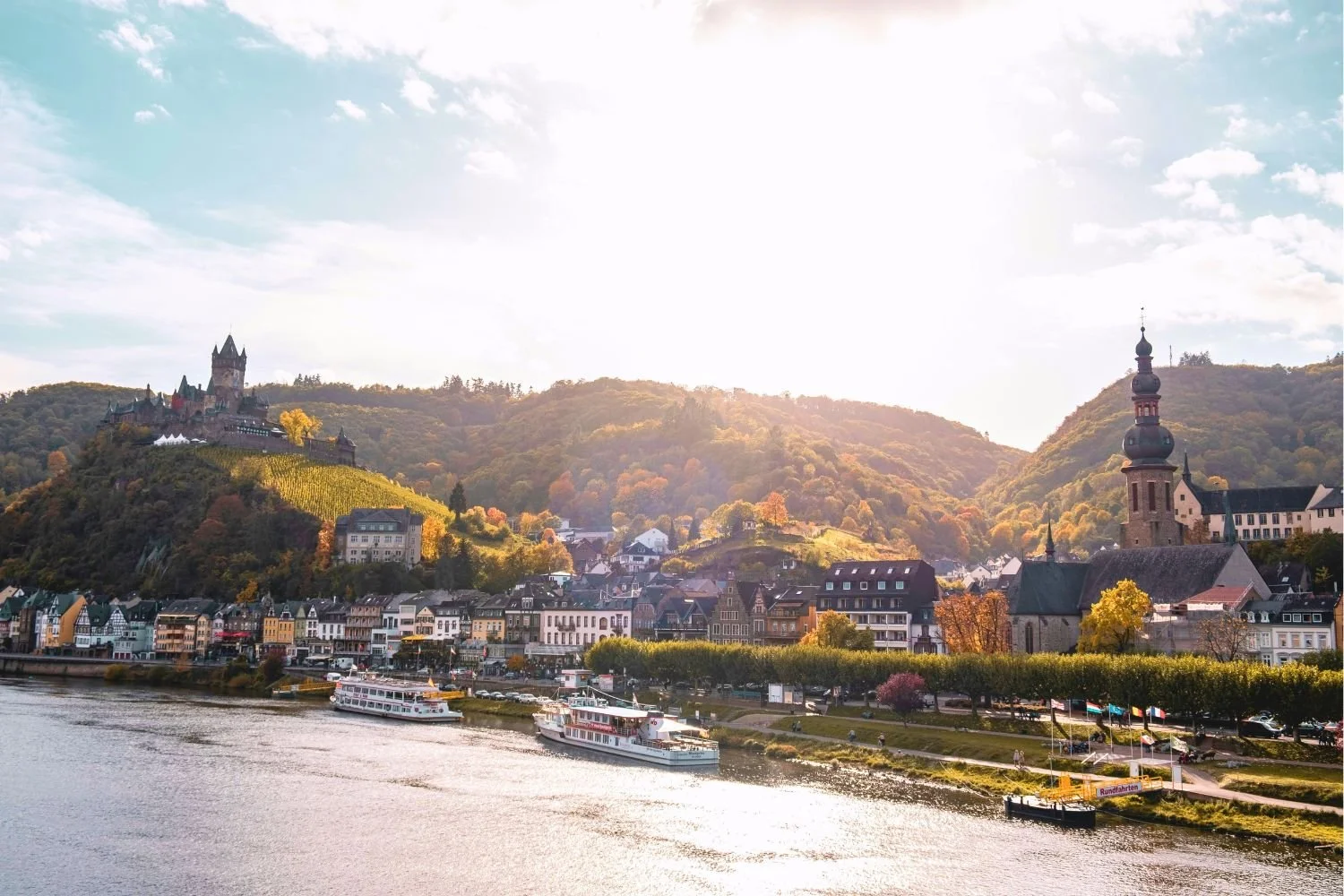 Weinwanderung Mosel: In Cochem findet das schönste Weinfest statt