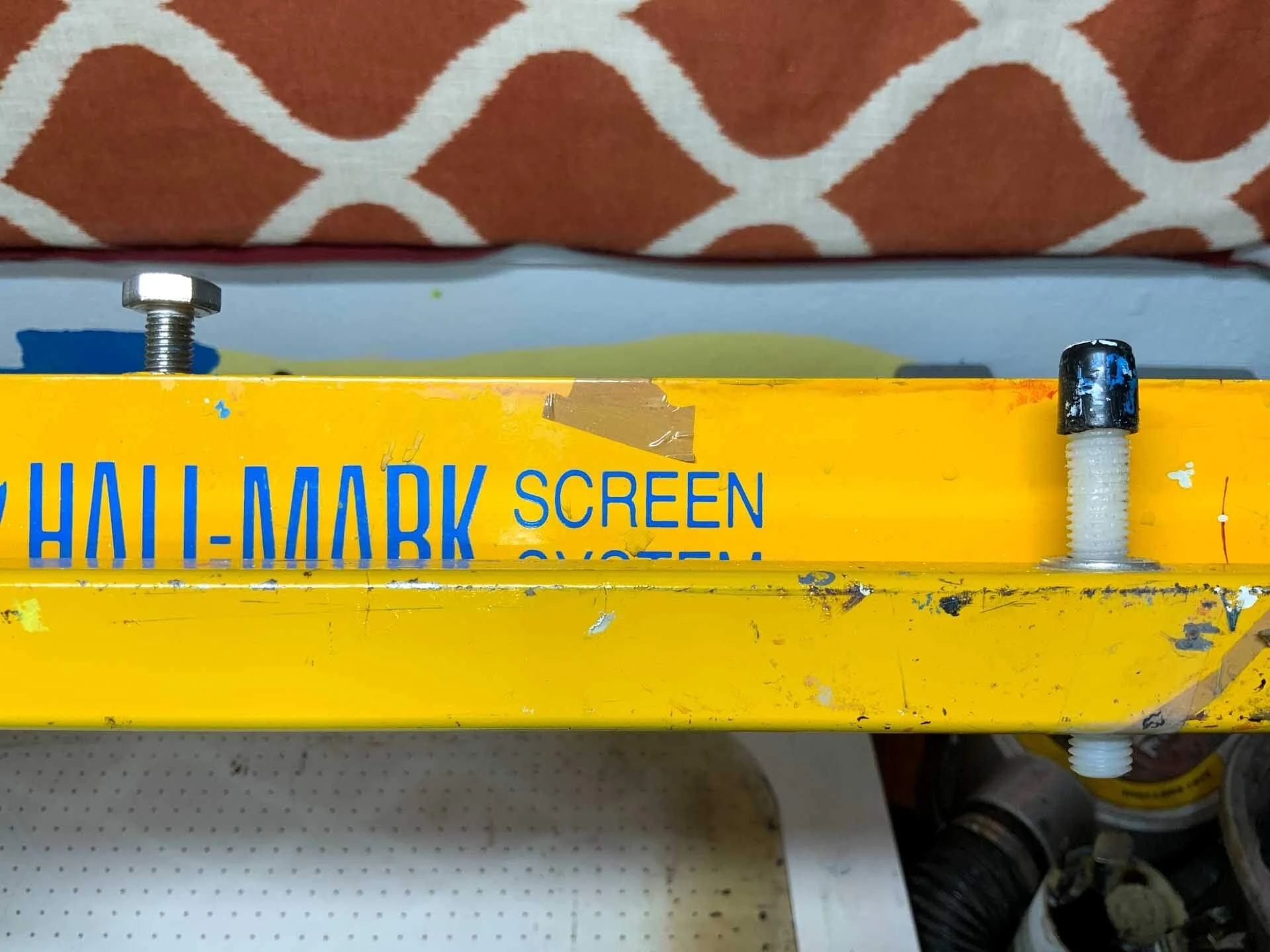 Plastic and Metal Bolts for Screen Clamping