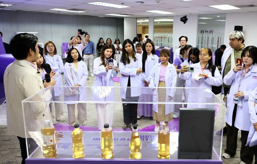 Media visiting consumer brand research facility