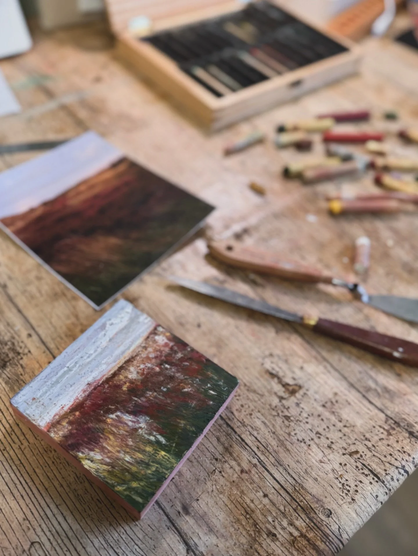 Back to the studio at last 😌 where the world feels safer and the sadness of witnessing its craziness is transmuted into art and words. 
May we be here for each other, may we remember our goodness. 

#basicgoodness #backtothestudio #fiercelyhuman