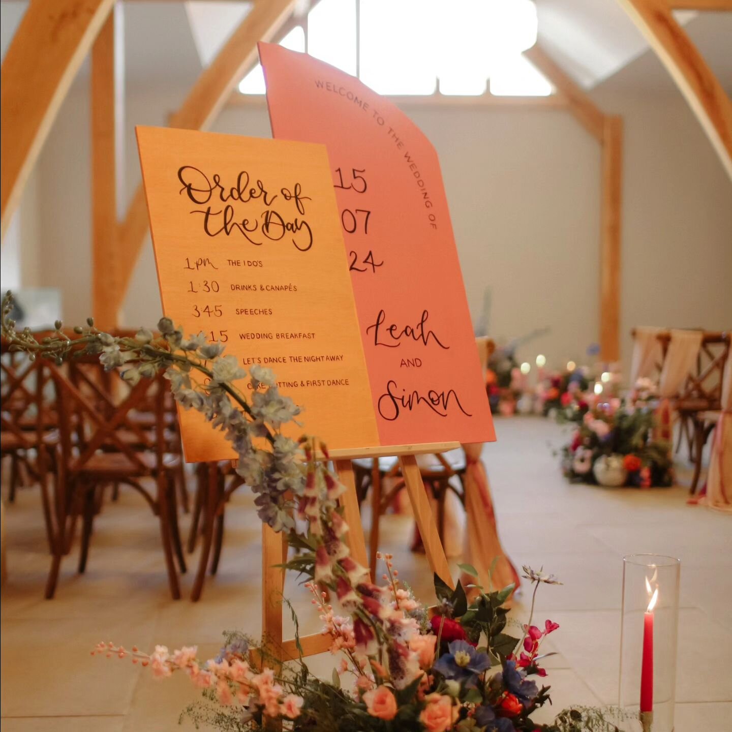 ~ Pinks &amp; Oranges ~ being bold is in for 2024, along with duo signs! The pinks and oranges stood out beautifully against the neutral style of @horningtonmanor, along with the gorgeous floral display created by @shindig.event.styling.

Thankyou @a