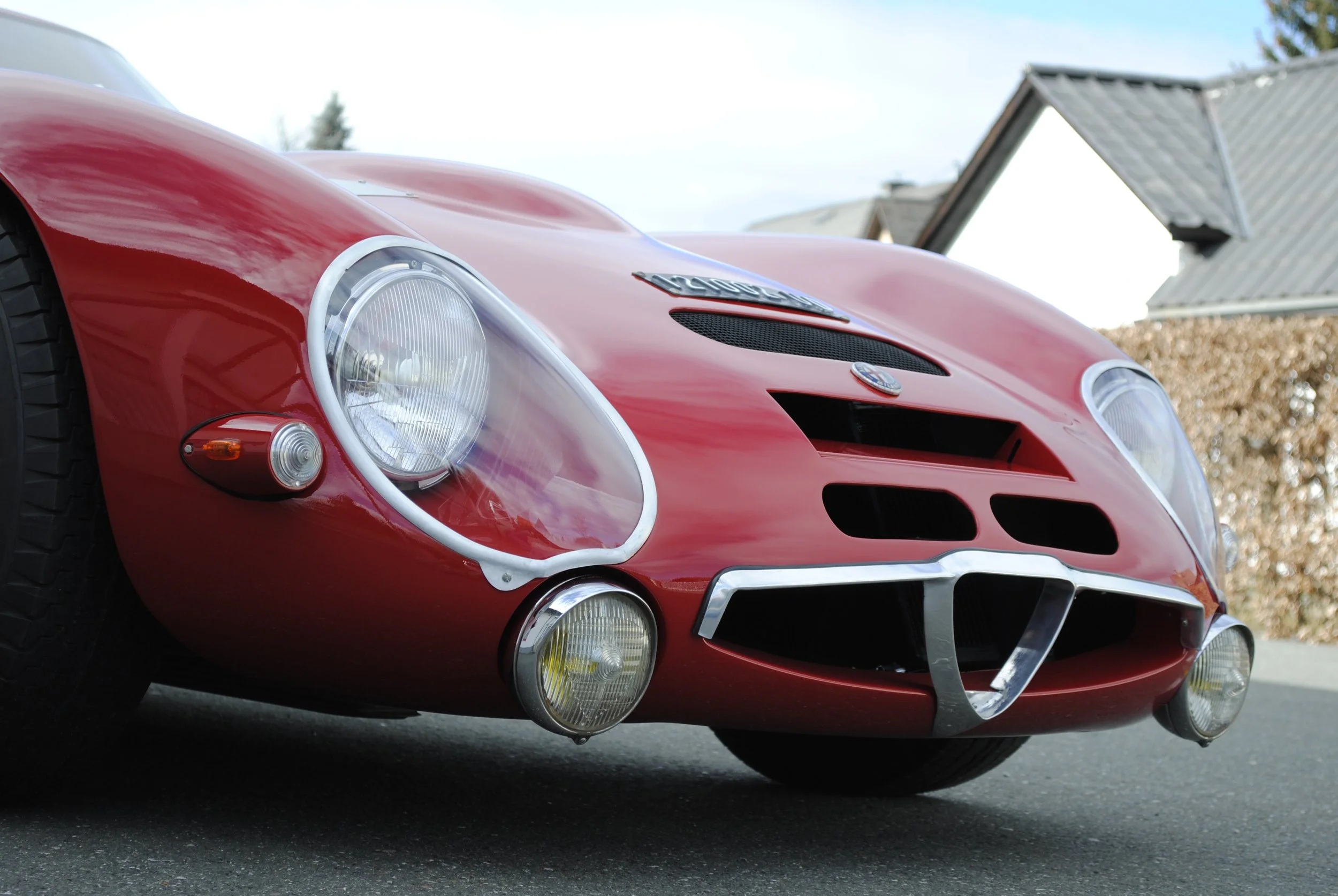 alfa romeo tz2 front, koppe gmbh, classic car engineering austria, oldtimer instandsetzung steiermark, karosseriebau und gitterrohrrahmen, authentizität und präzision, rennsport erfahrung, classic motorsport restoration