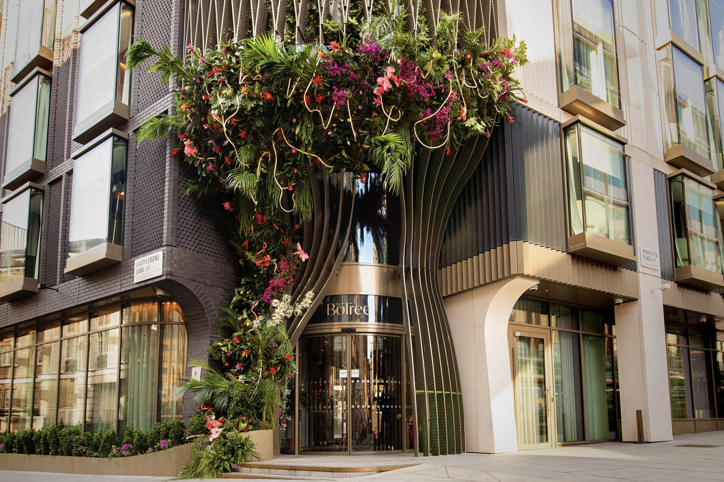 NEW LONDON HOT-SPOT