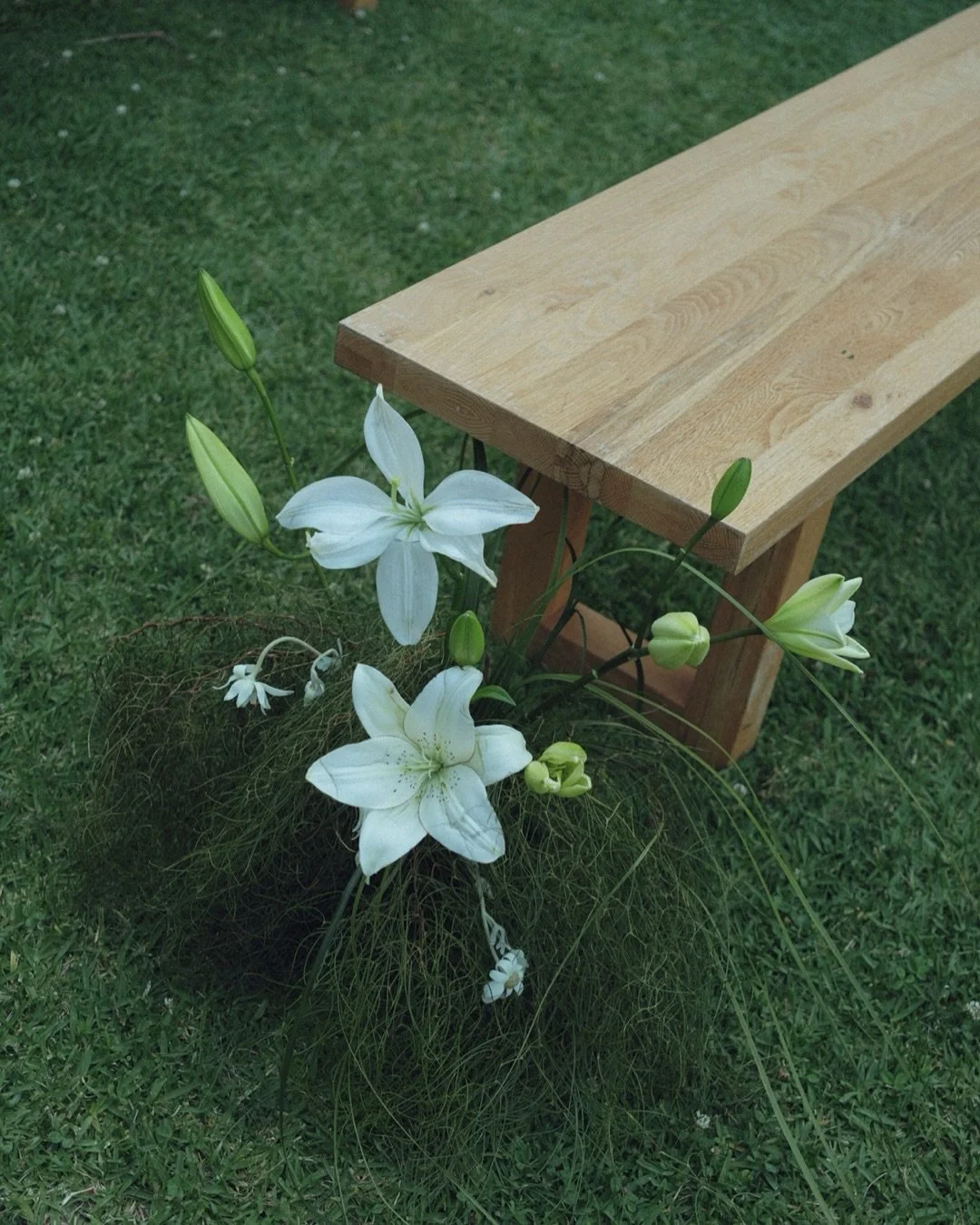 Simple yet stunning&mdash;these green details added such a fresh, natural touch to the day&rsquo;s celebration for Lauren (@laillai) and Calvin (@calvin_lcw)&rsquo;s wedding day!

/ Suppliers /
Venue: @mhnswvenues
Florist: @abourflora.event

#sydneyp