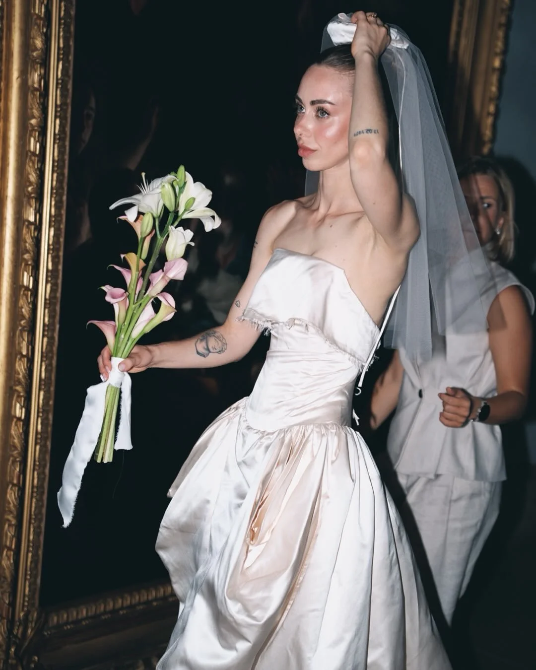 Our first ever Portuguese wedding featuring @madeline_storrie in her beautiful gown made by @thesystem___ 🤍

👇
Wedding Planner: @amibojangweddings
Venue: @palaciodogrilo
Getting ready: @silent__living 
Photographer: @emotionsandmathweddings
Florist
